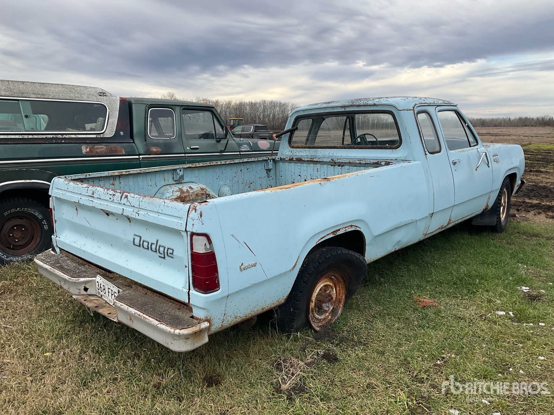 General Appearance with Picture, Right Rear Corner