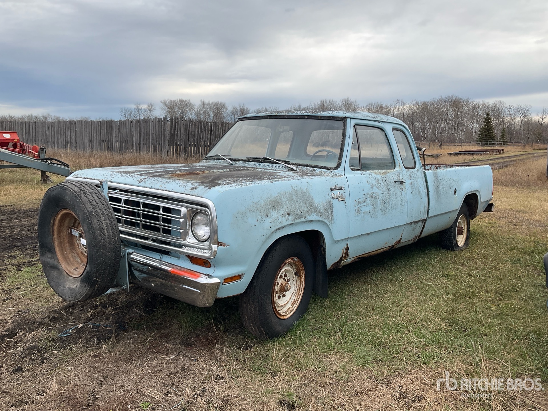 General Appearance with Picture, Left Front Corner