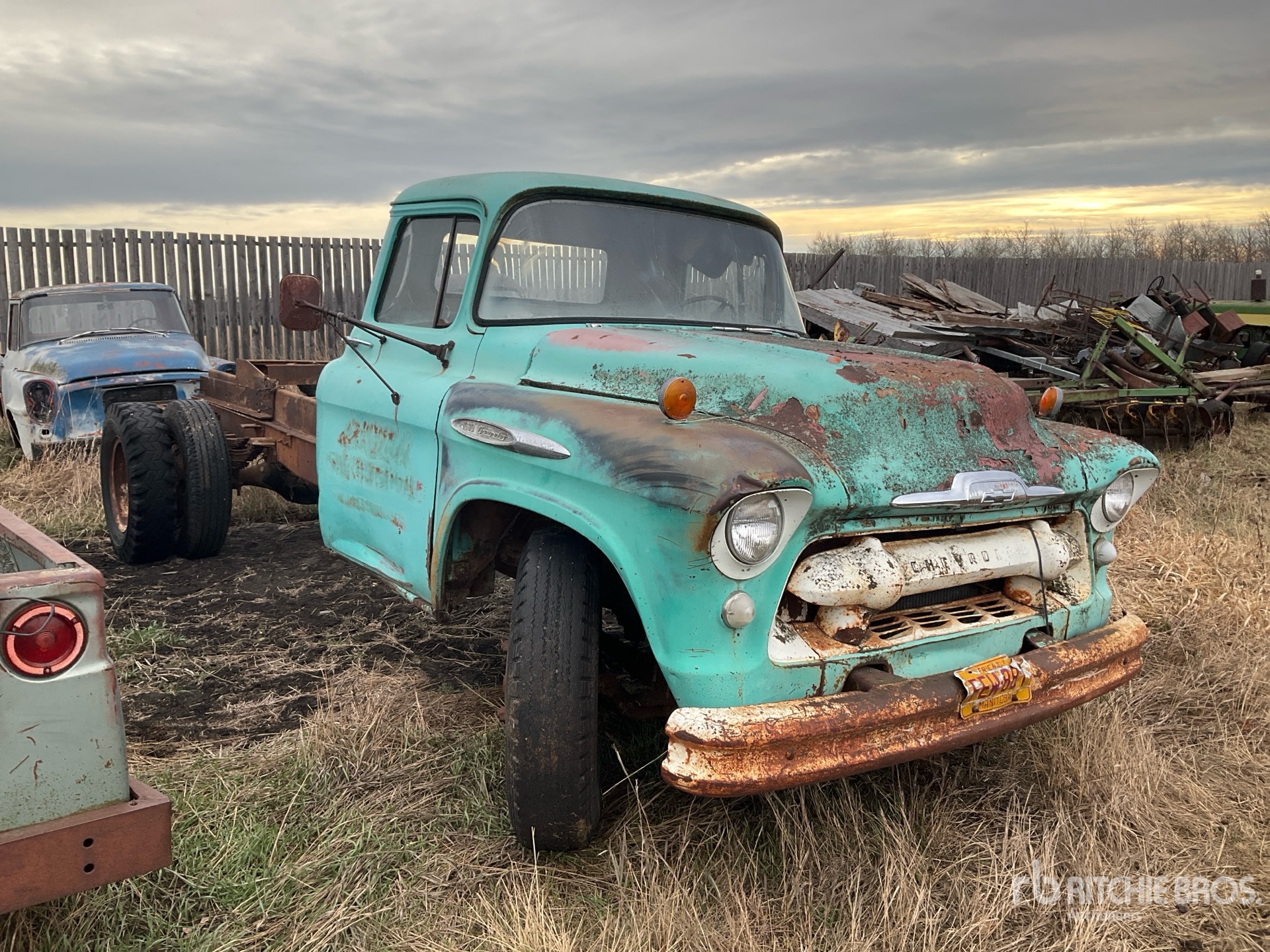 General Appearance with Picture, Right Front Corner