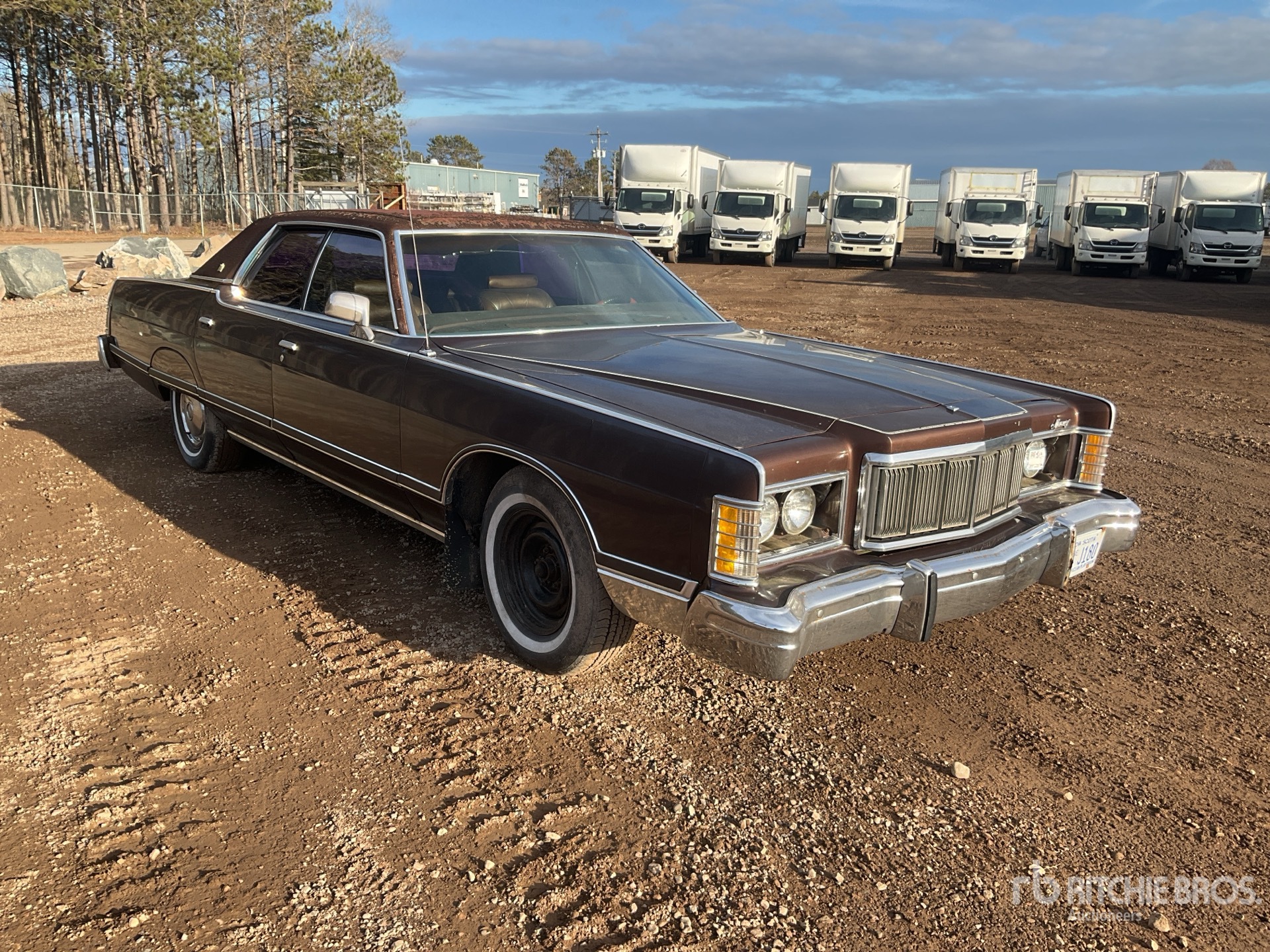 General Appearance with Foto, angolo anteriore destro