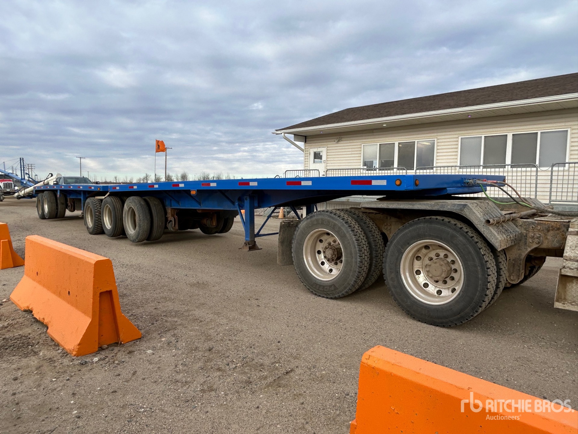 General Appearance with Imagen: esquina delantera izquierda