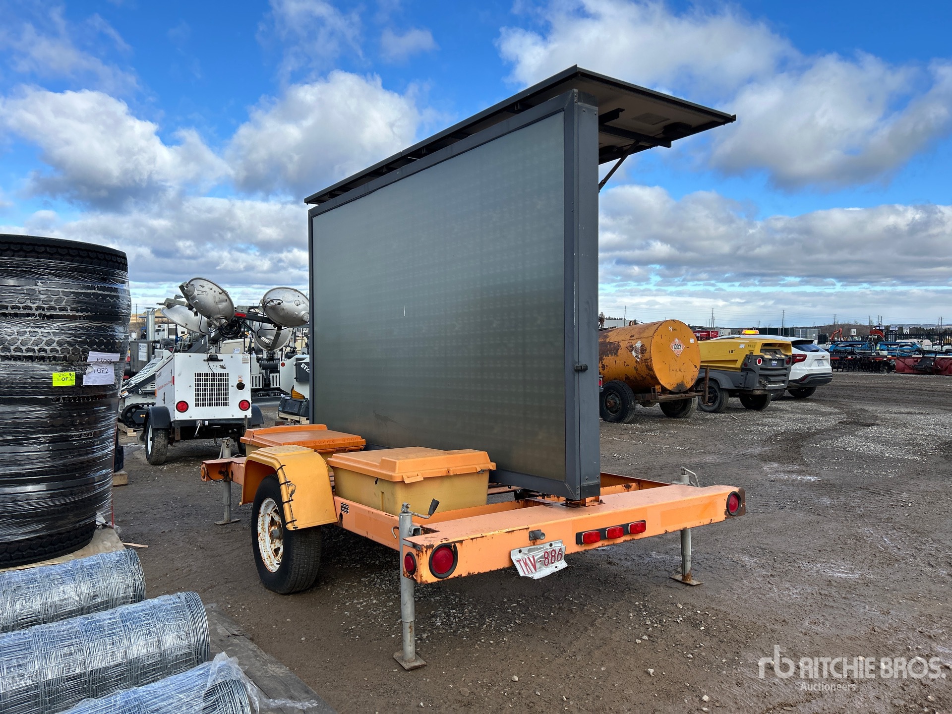 General Appearance with Bild, Ecke hinten links