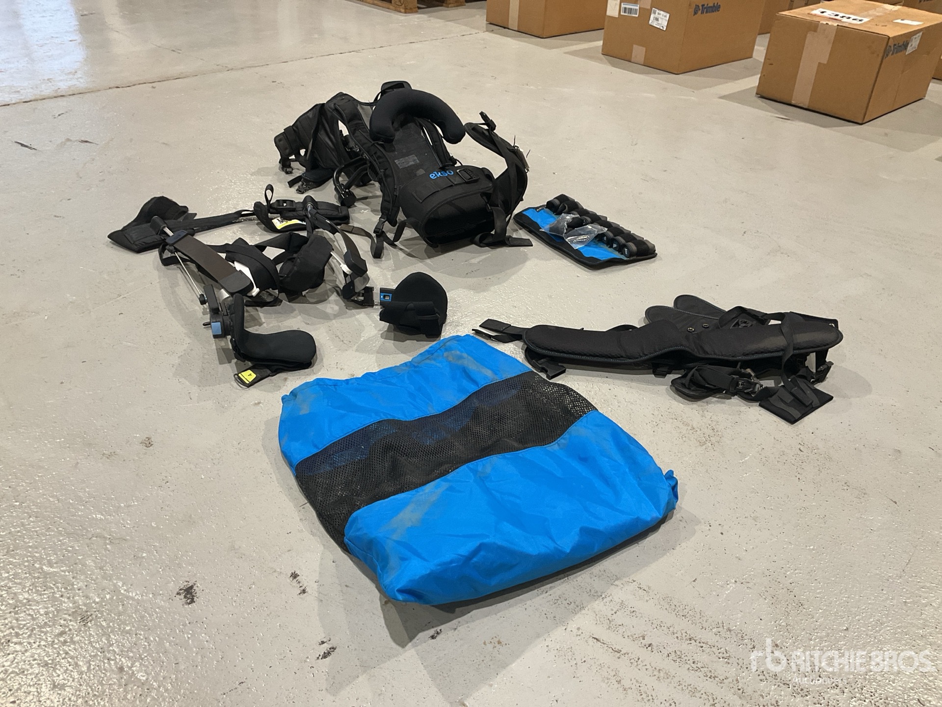 General Appearance with Foto, angolo posteriore sinistro