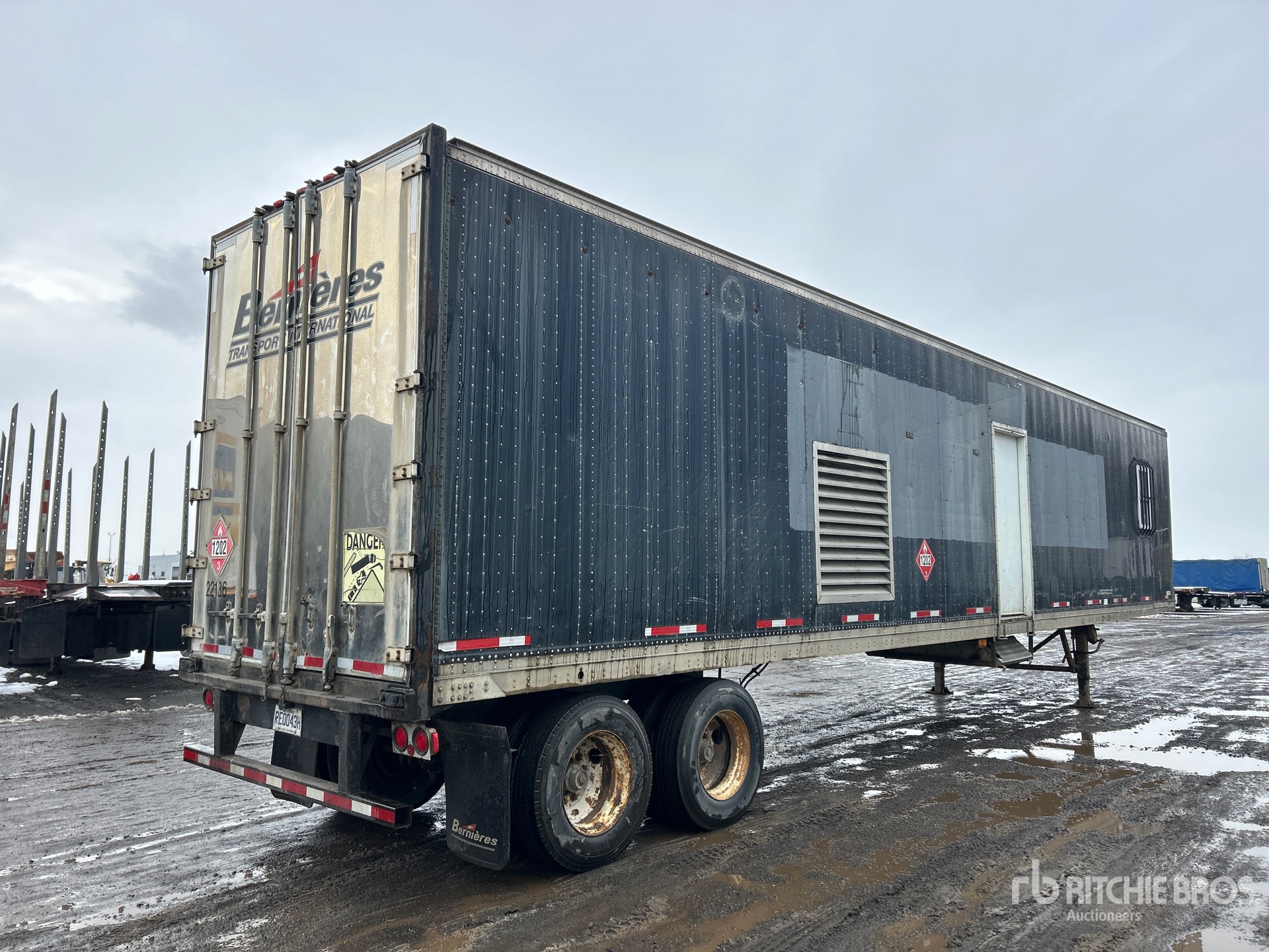 General Appearance with Imagen: esquina trasera derecha