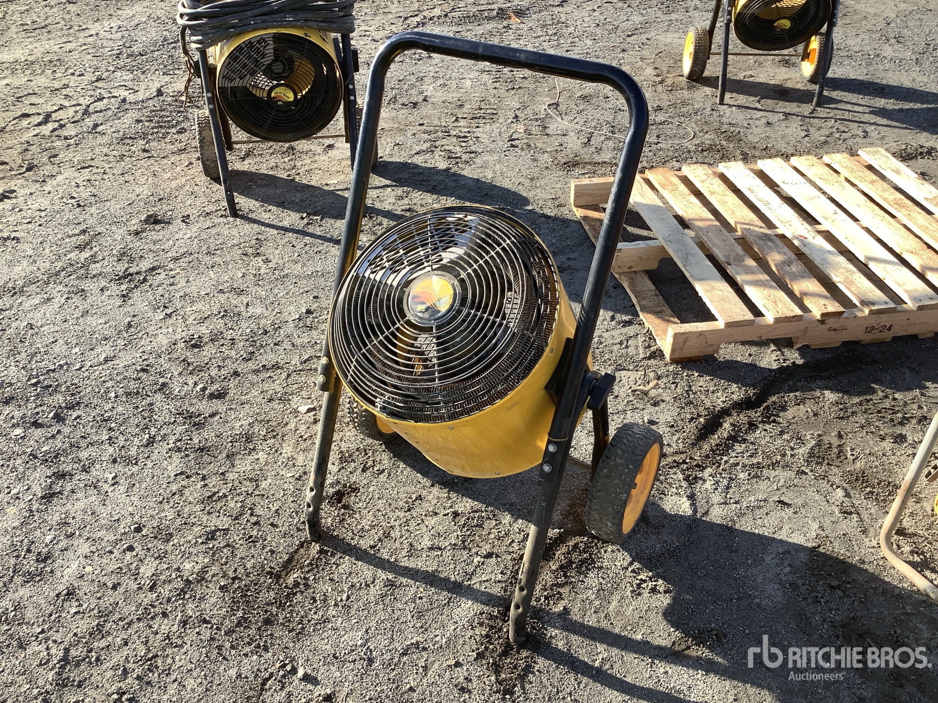 General Appearance with Bild, Ecke hinten links