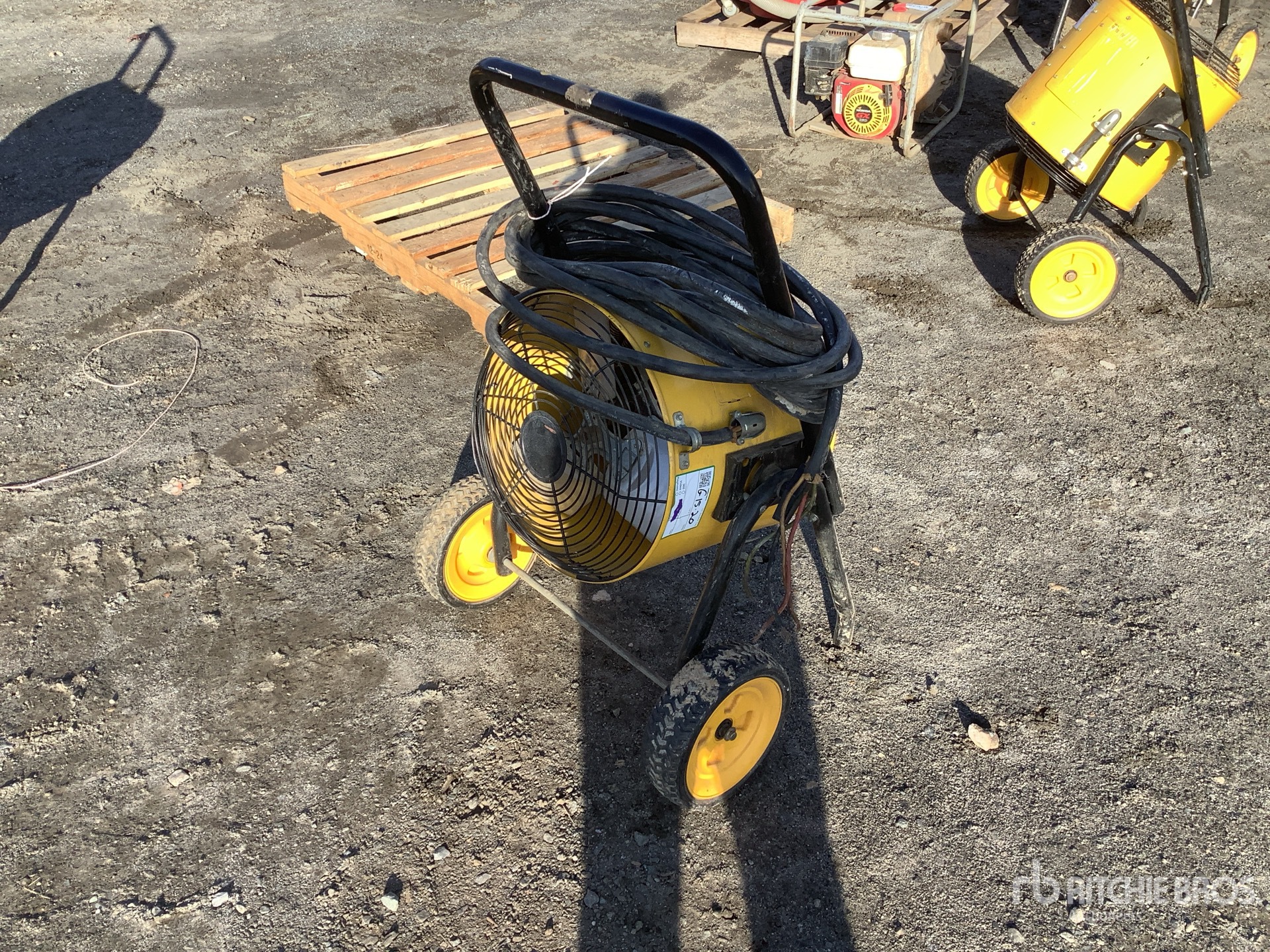 General Appearance with Bild, Ecke vorne links