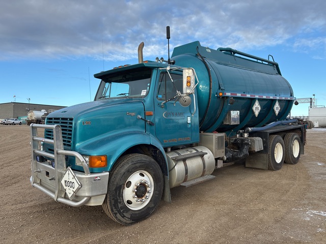 1999 International 8100 6x4 Tanker Truck 1999 International 8100 6x4 Tanker Truck