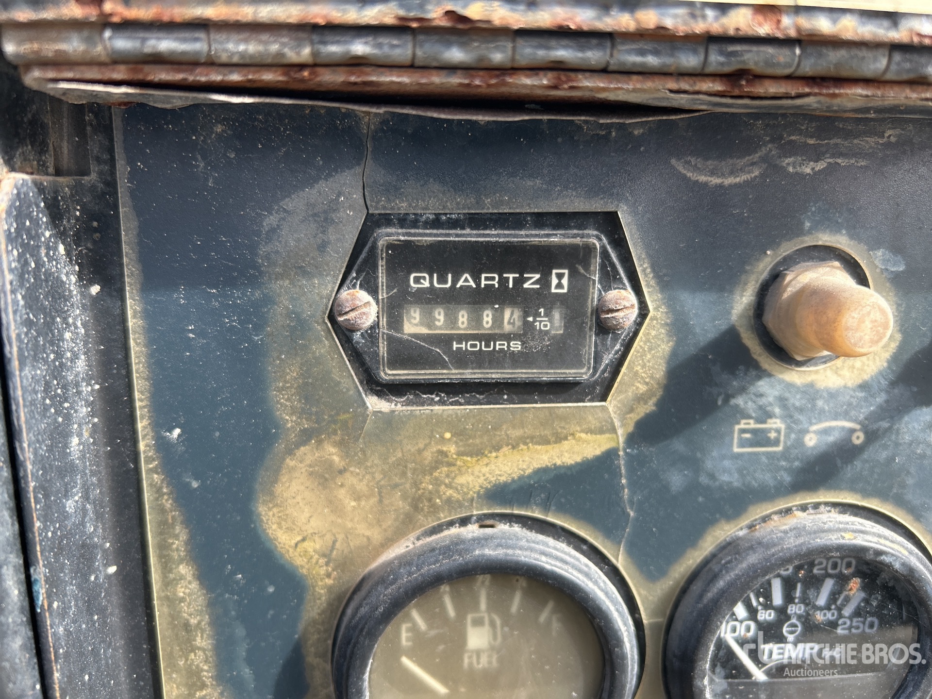 General Appearance with Hour Meter / Odometer