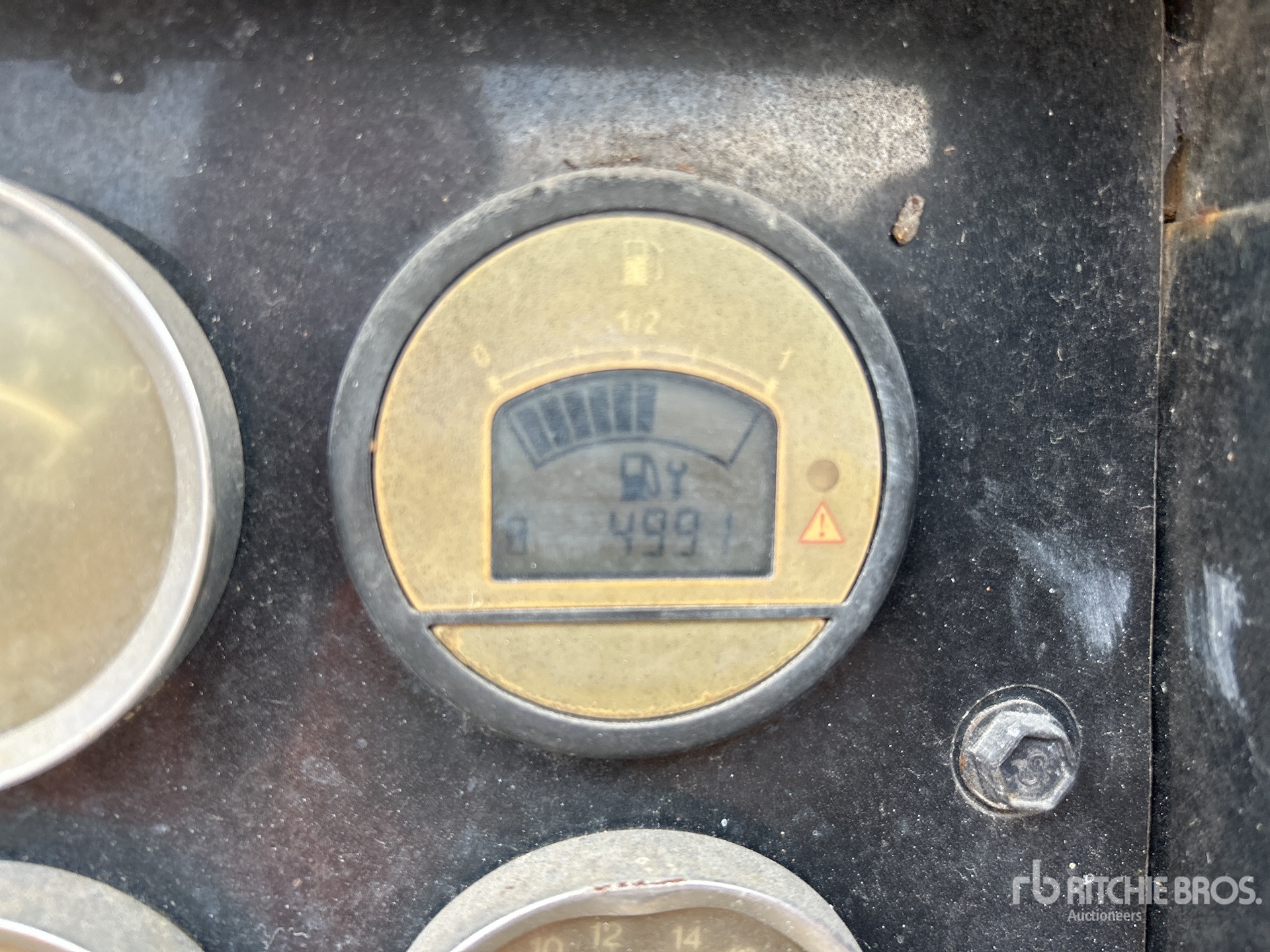 General Appearance with Hour Meter / Odometer