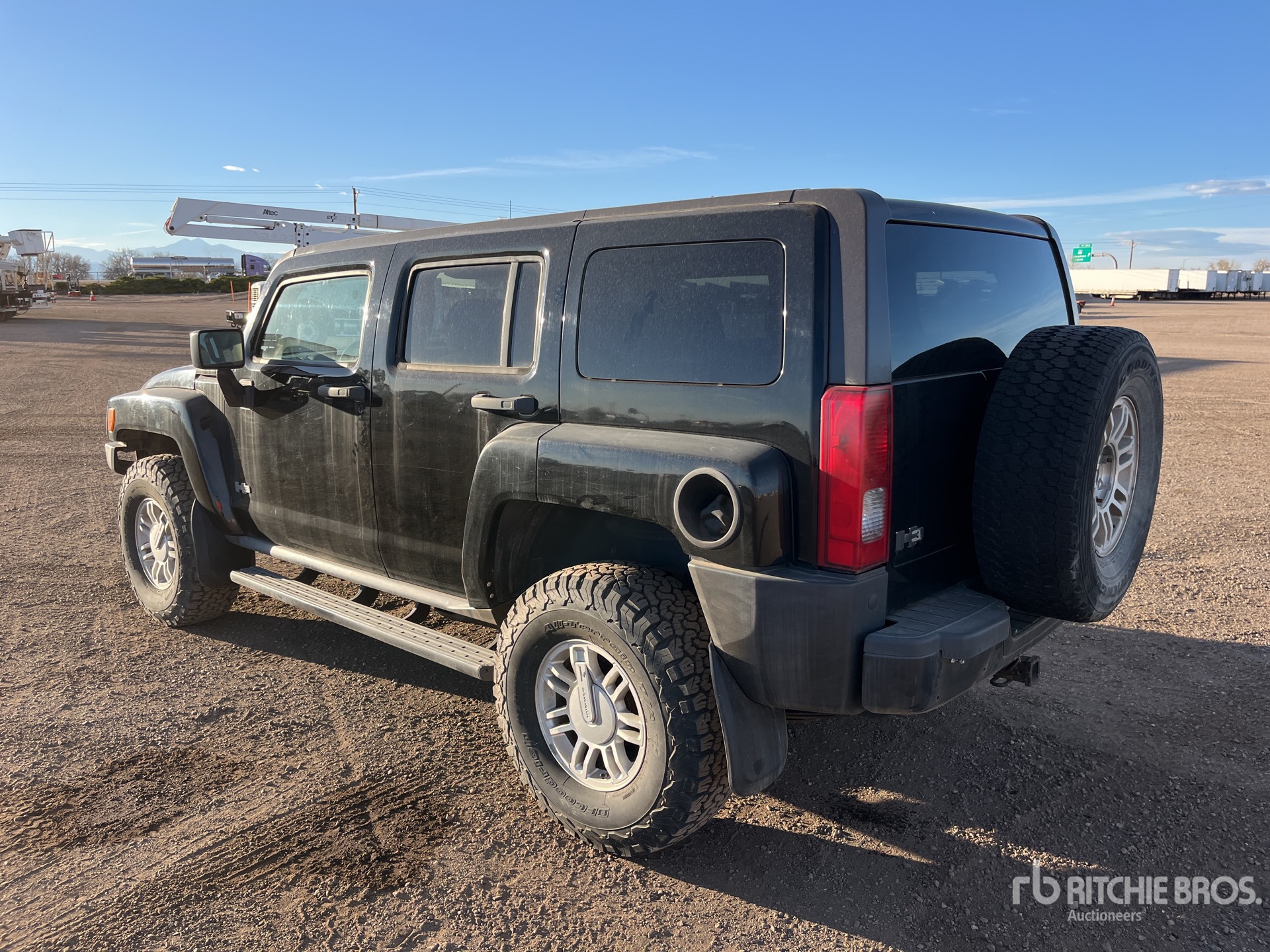 General Appearance with Foto, angolo posteriore sinistro