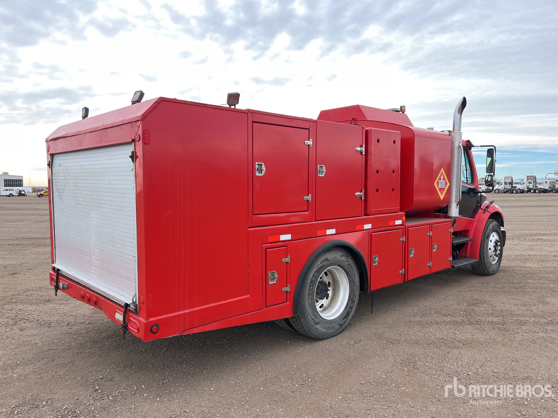 General Appearance with Foto, angolo anteriore sinistro