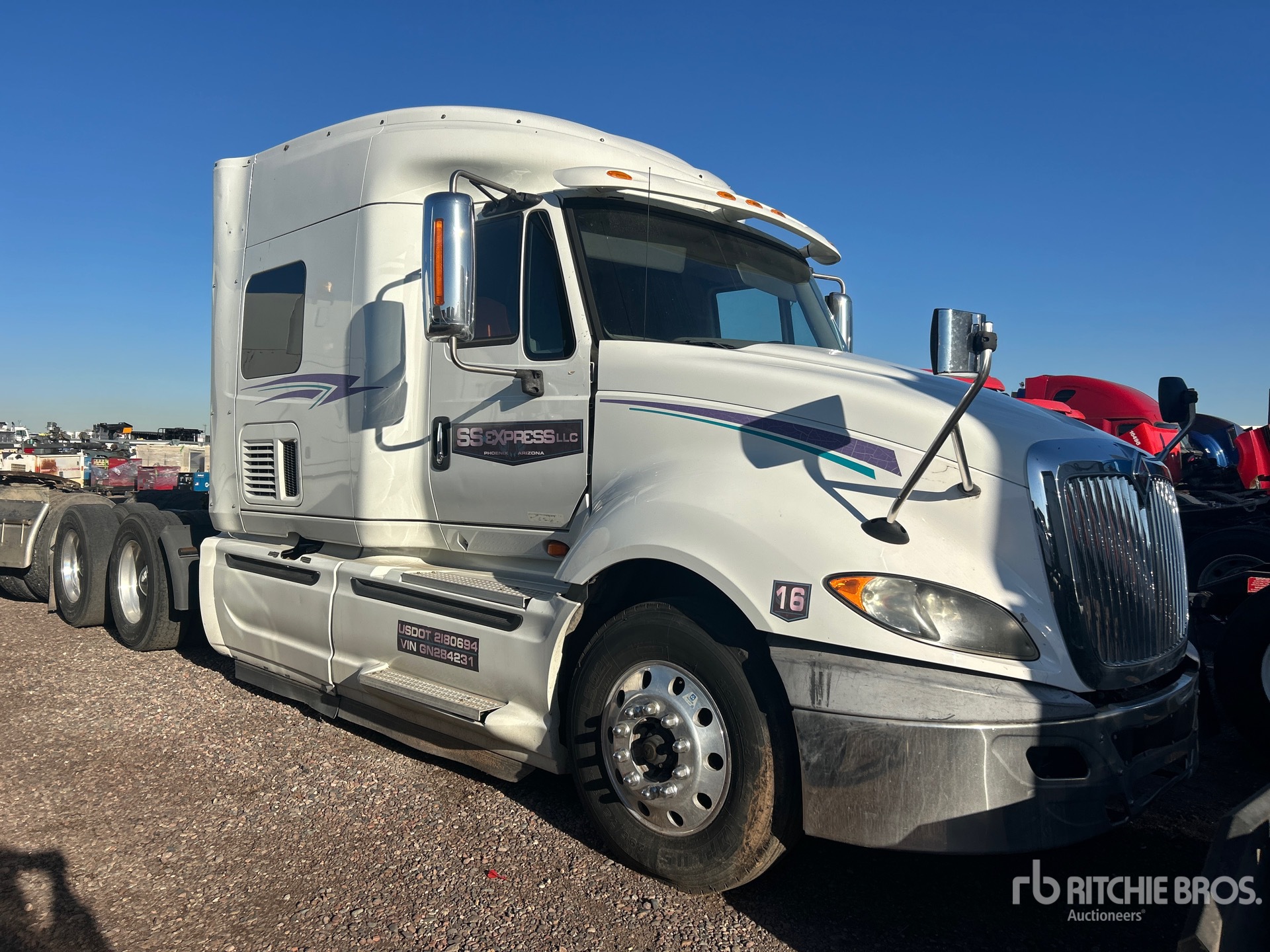 Aspect général with Image, coin avant droit