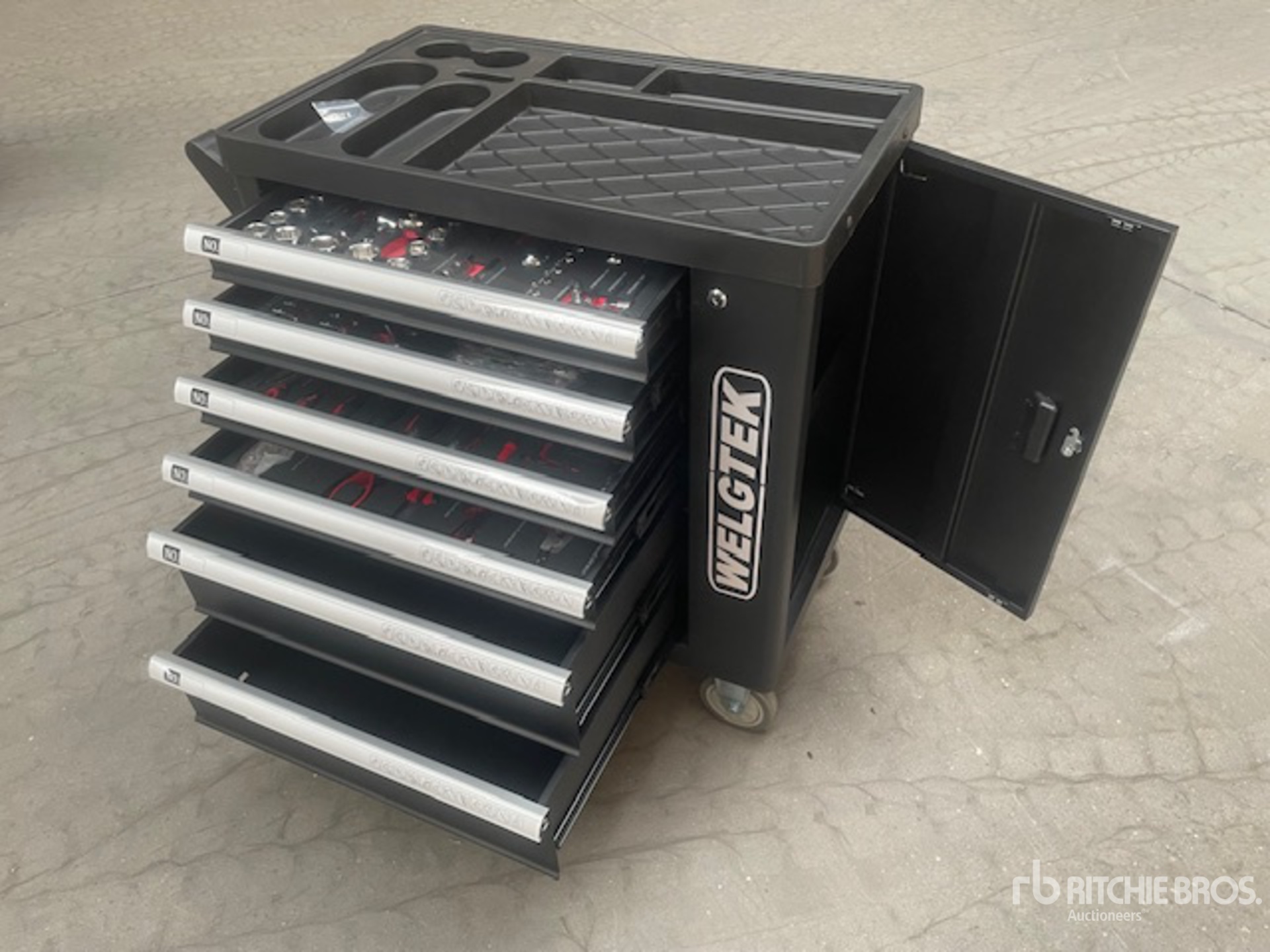 General Appearance with Picture, Left Front Corner