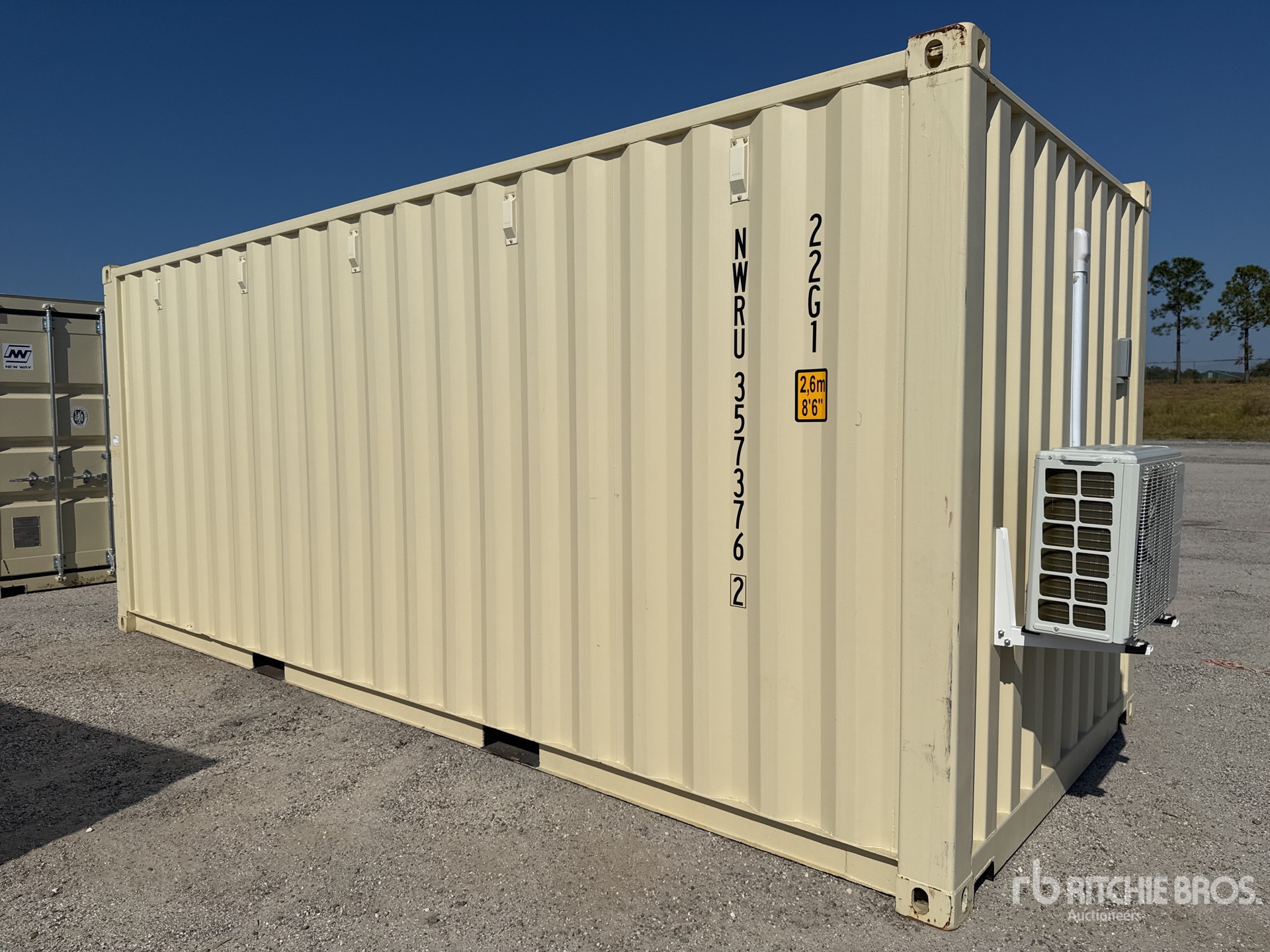 Aspect général with Image, coin arrière droit