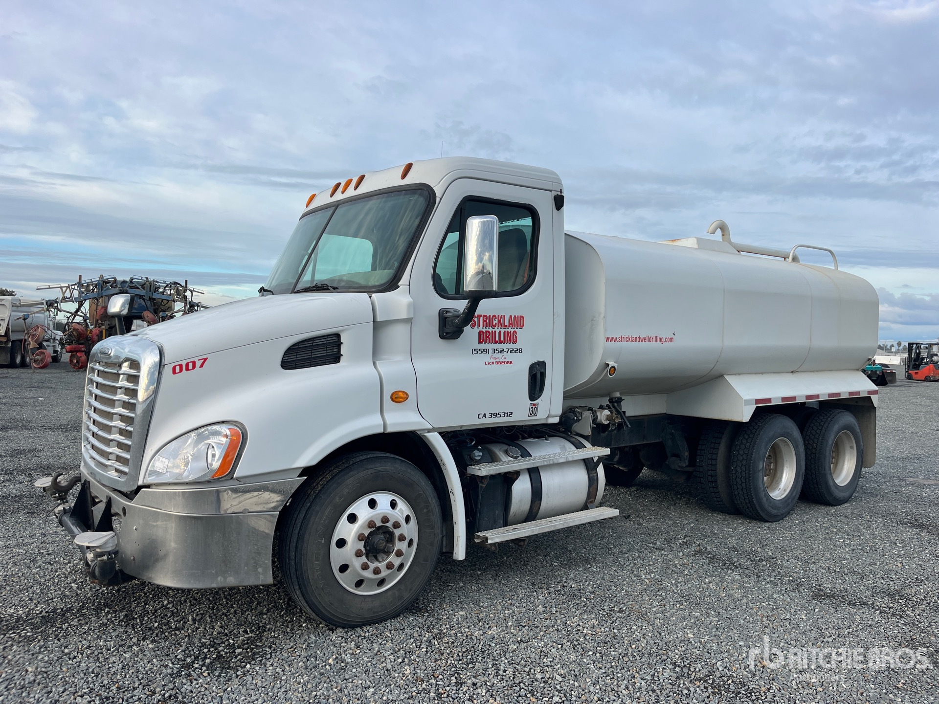 Aspect général with Image, coin avant gauche