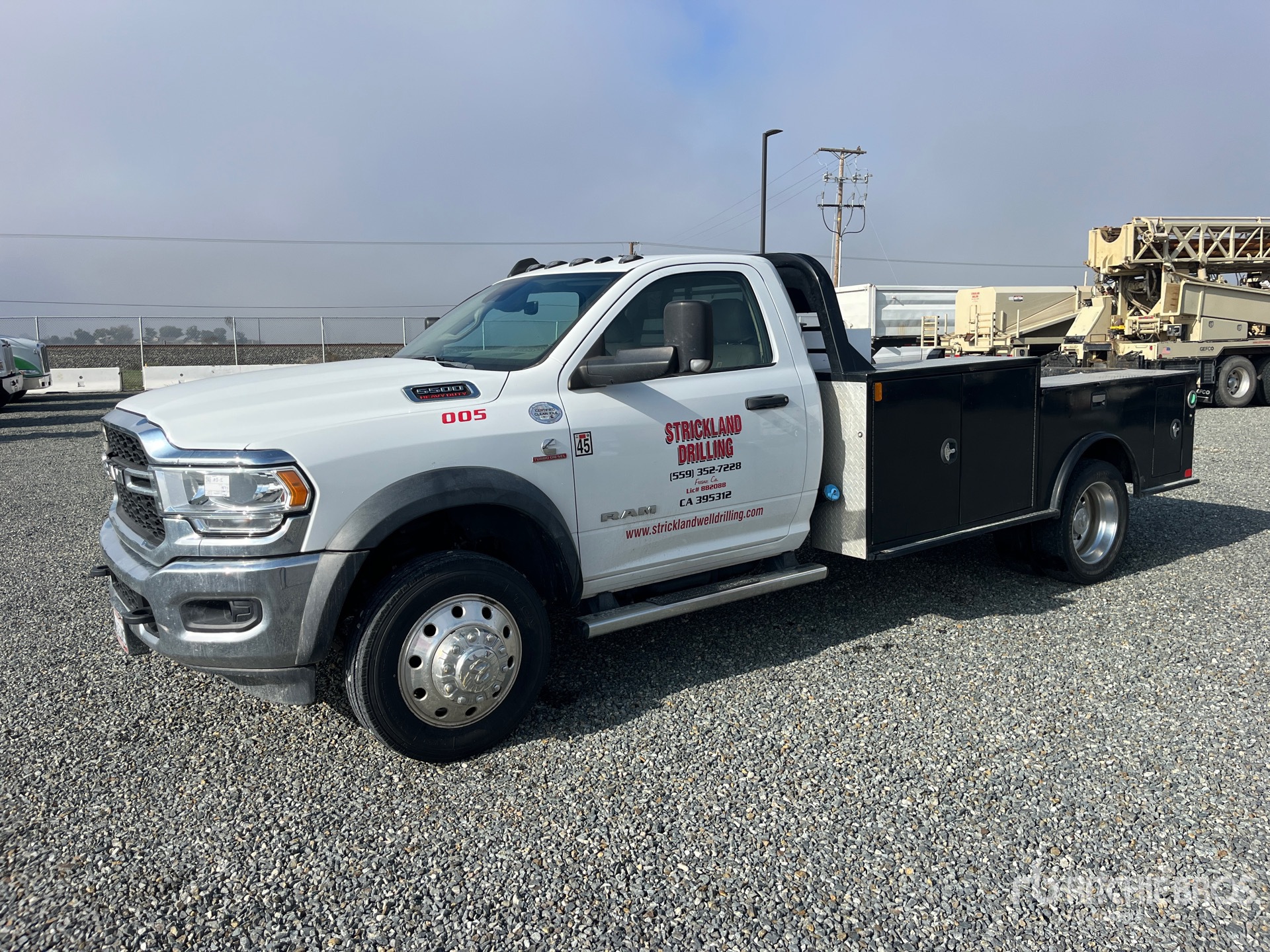 General Appearance with Picture, Left Front Corner