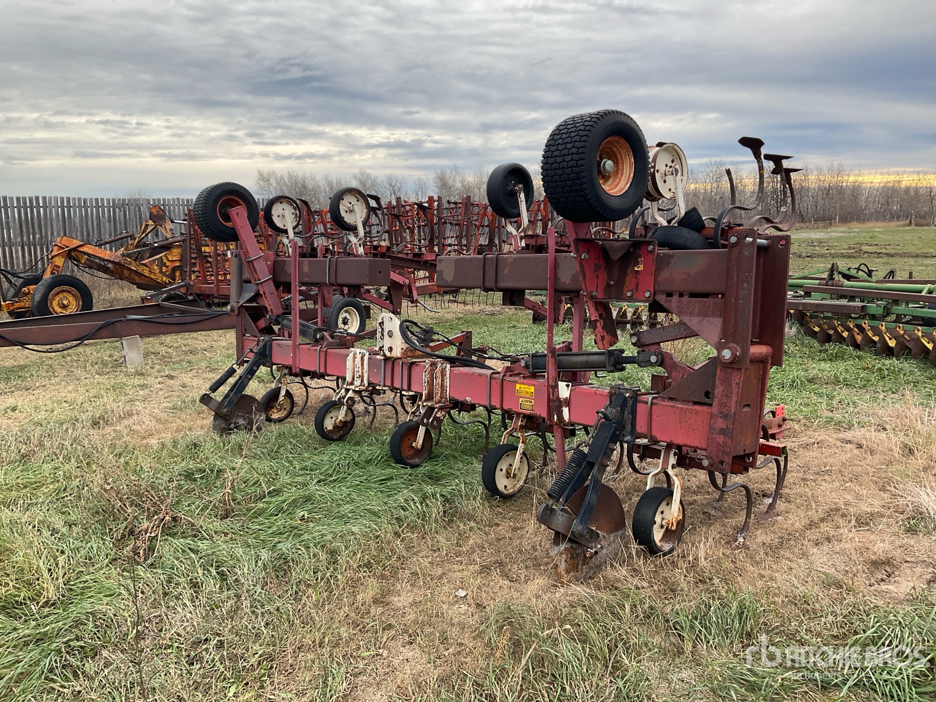 General Appearance with Foto, angolo anteriore sinistro