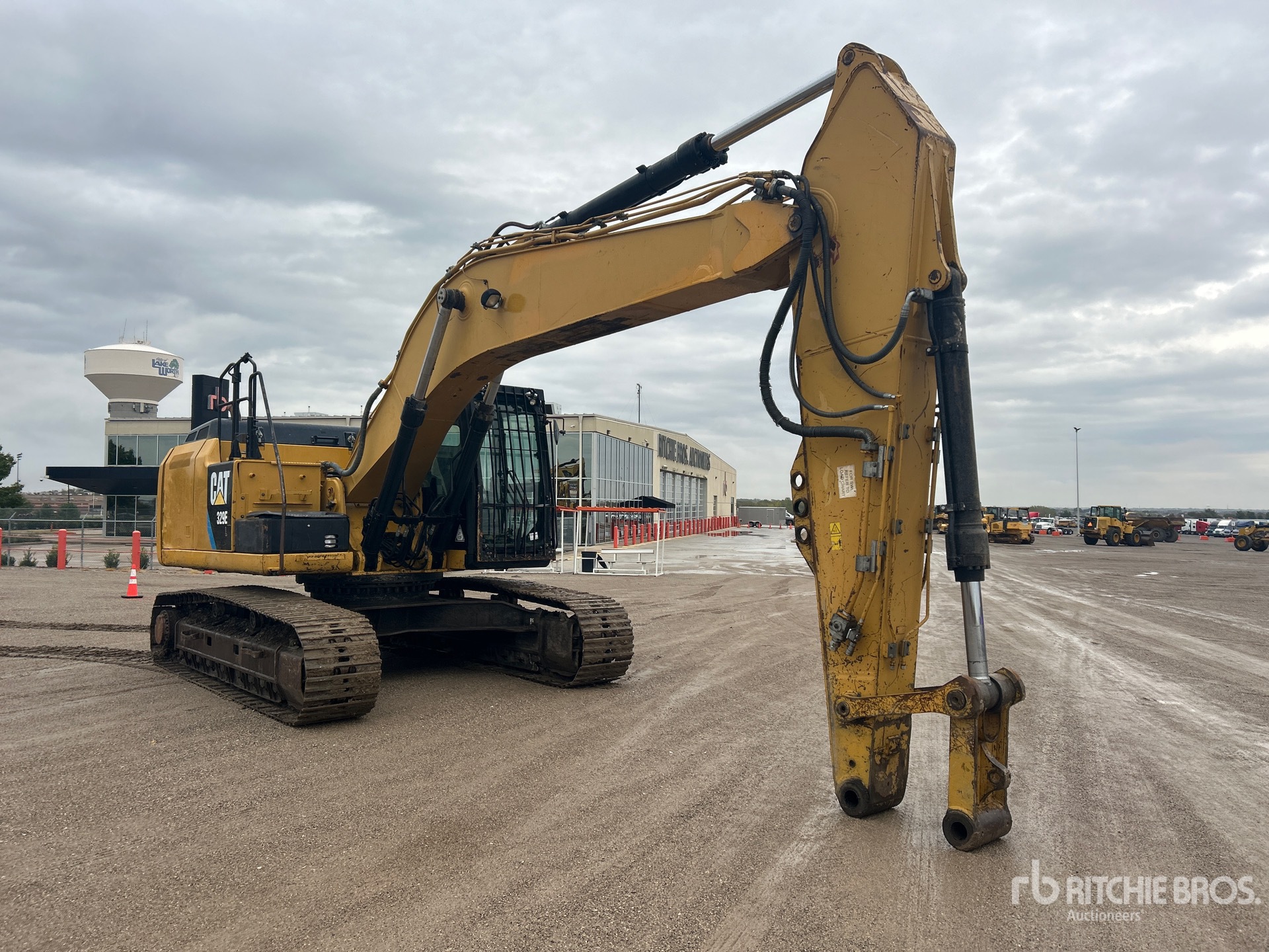 General Appearance with Picture, Right Front Corner