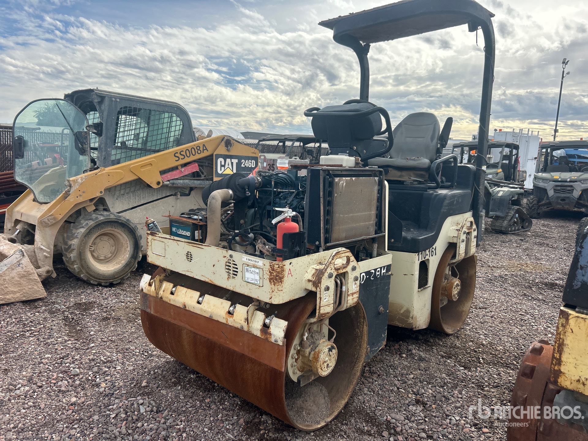 General Appearance with Foto, angolo anteriore sinistro