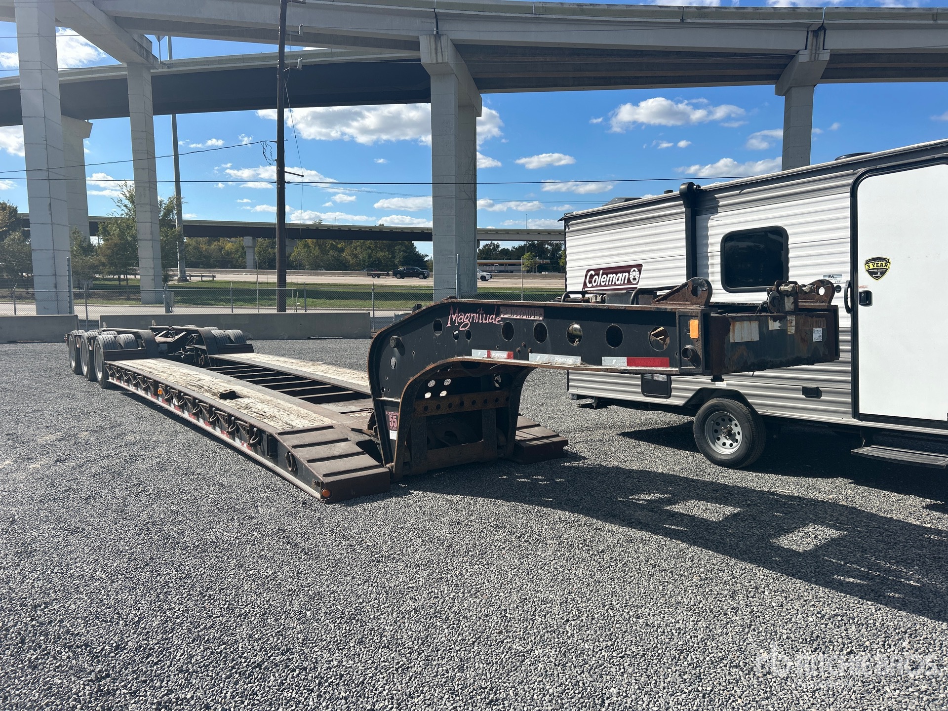 Aspect général with Image, coin avant droit