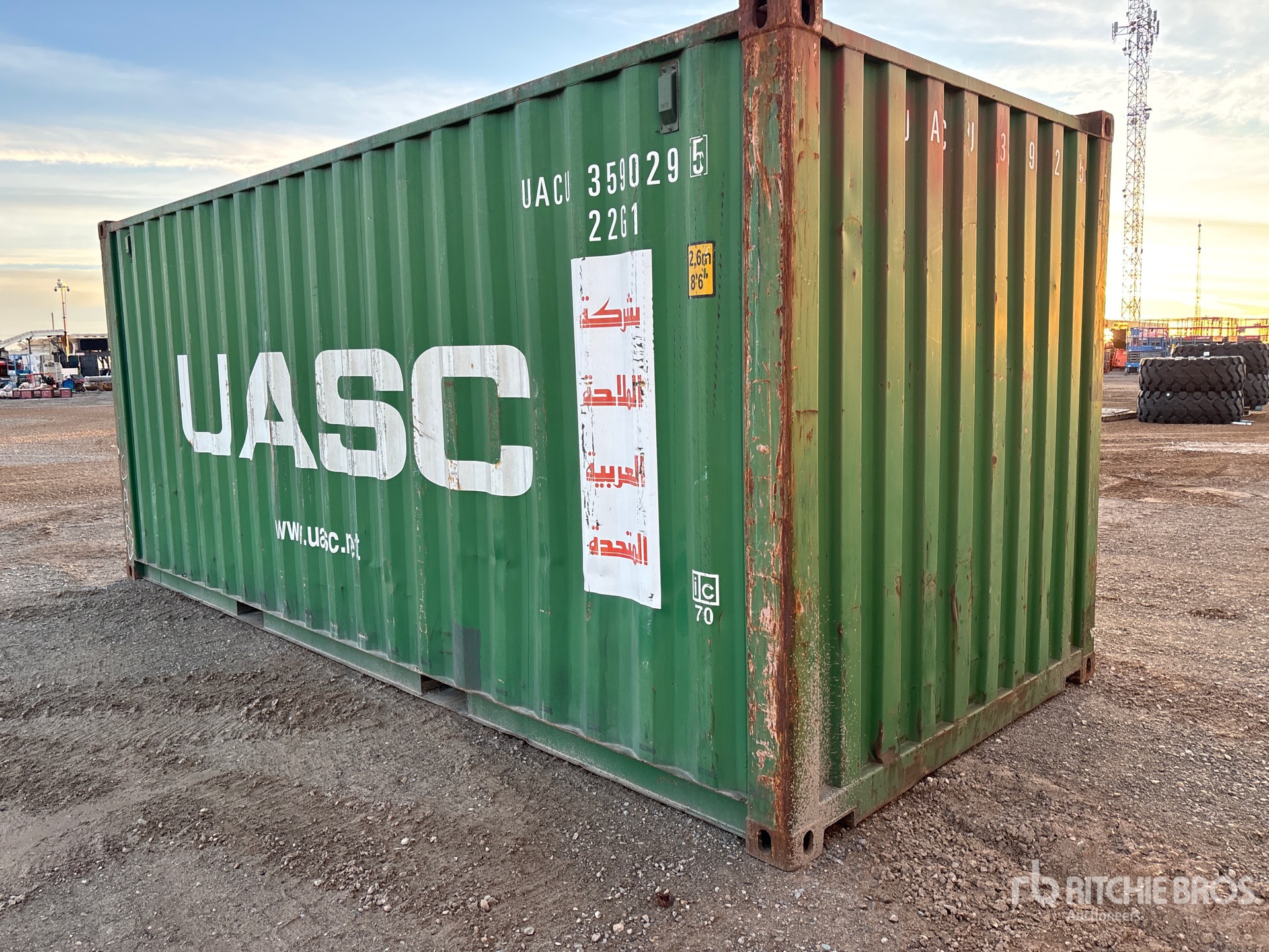 General Appearance with Bild, Ecke vorne rechts