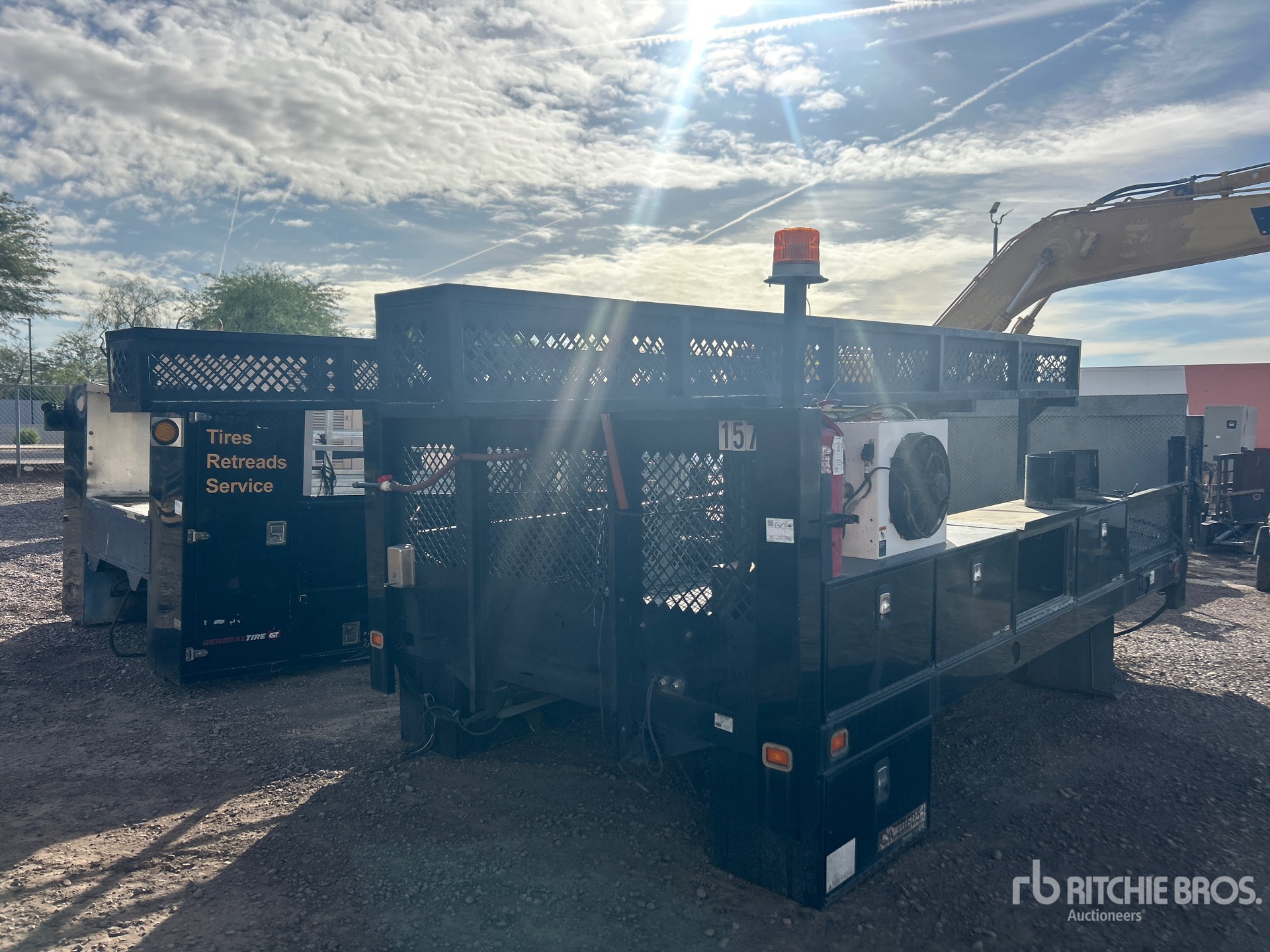 General Appearance with Image, coin avant droit