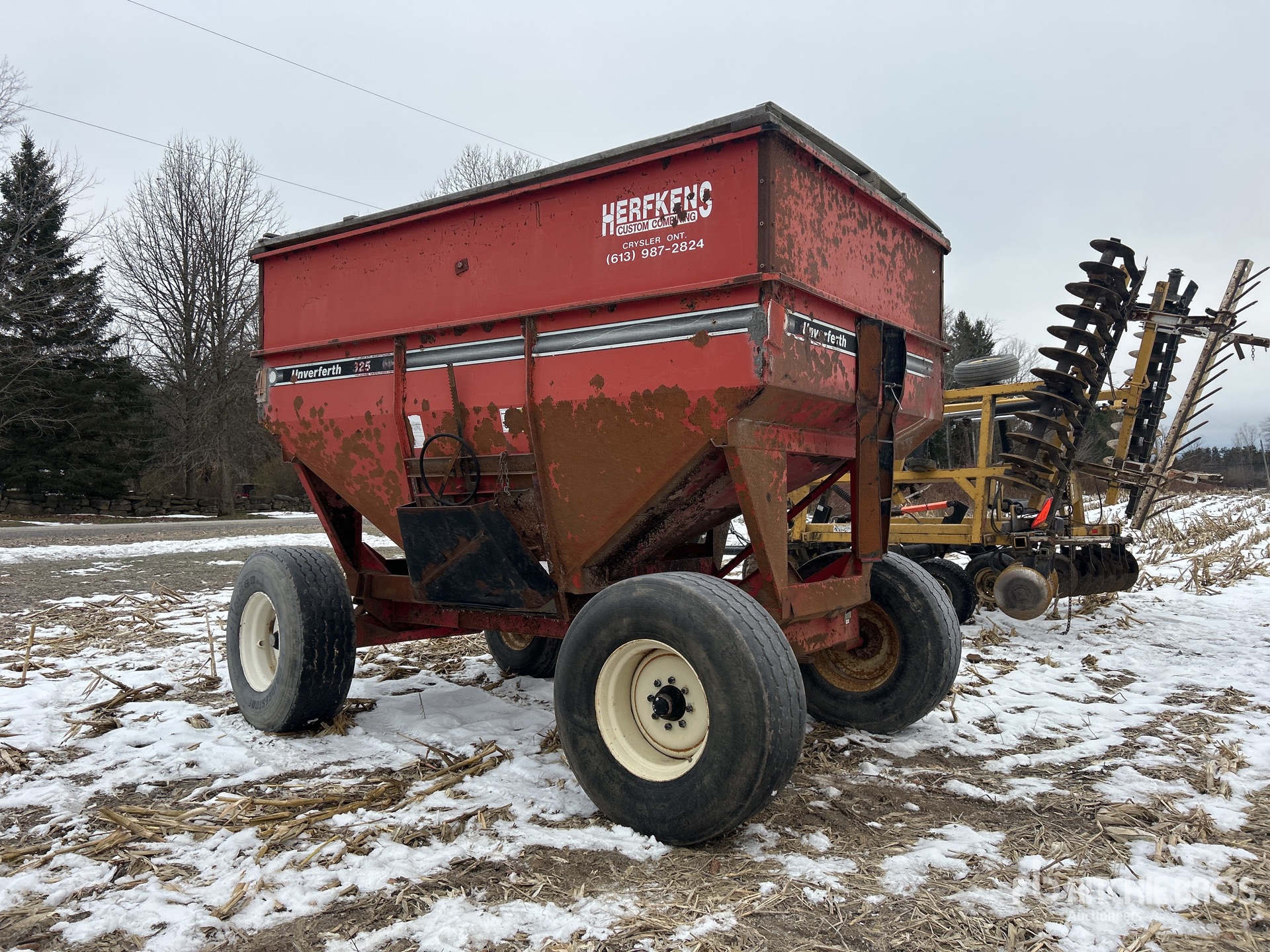 General Appearance with Foto, angolo posteriore sinistro