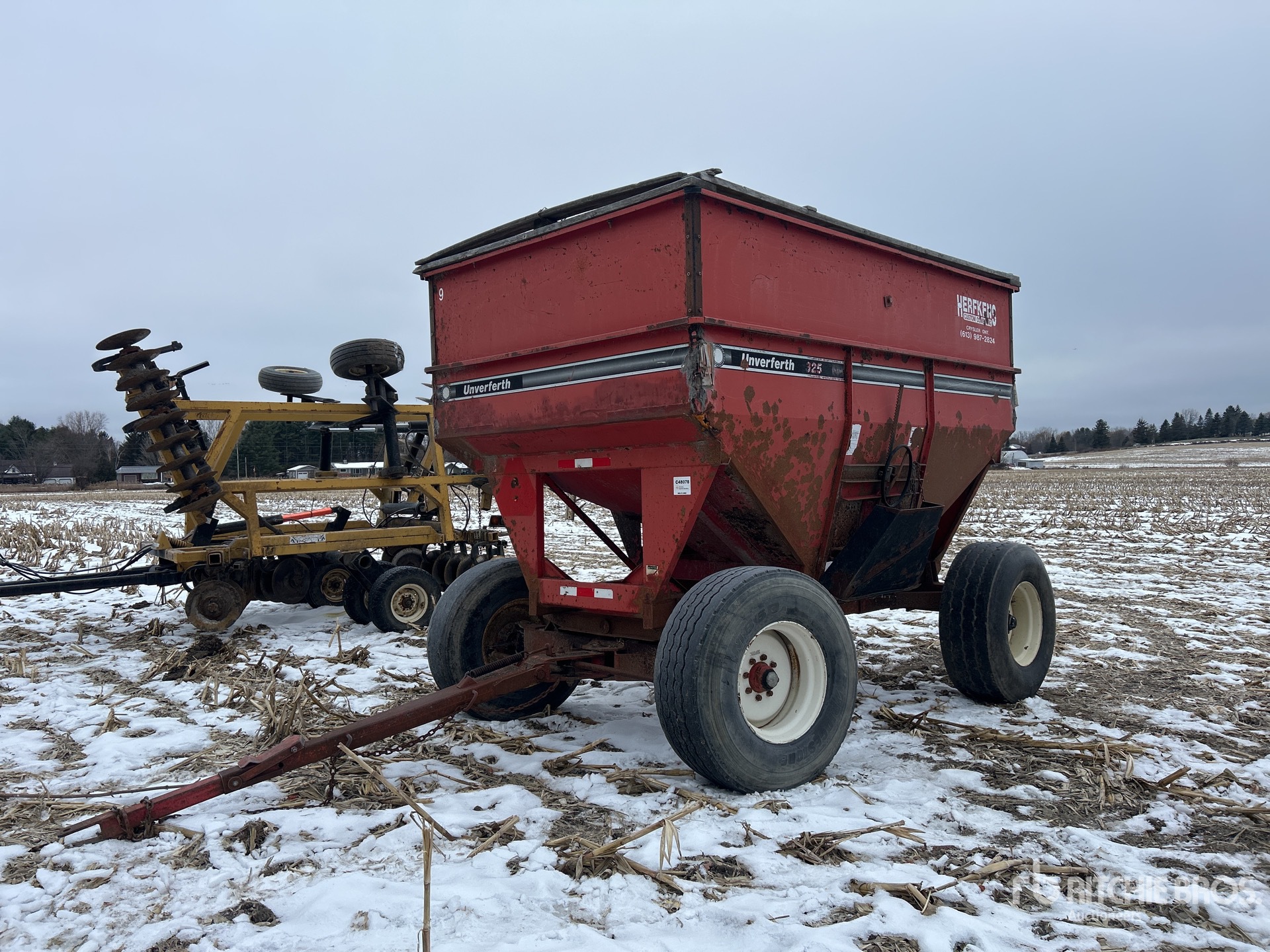 General Appearance with Foto, angolo anteriore sinistro