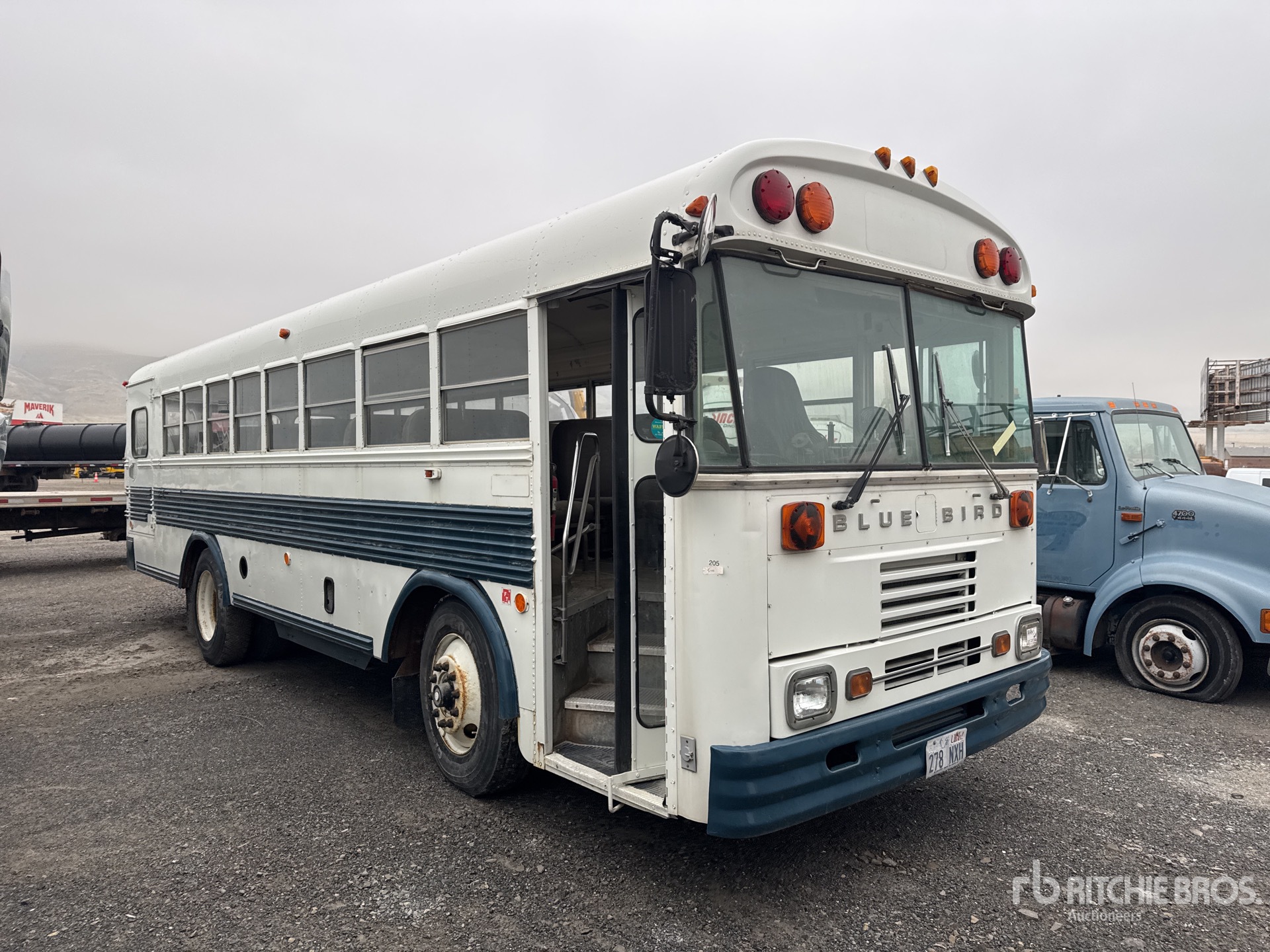 General Appearance with Image, coin avant droit