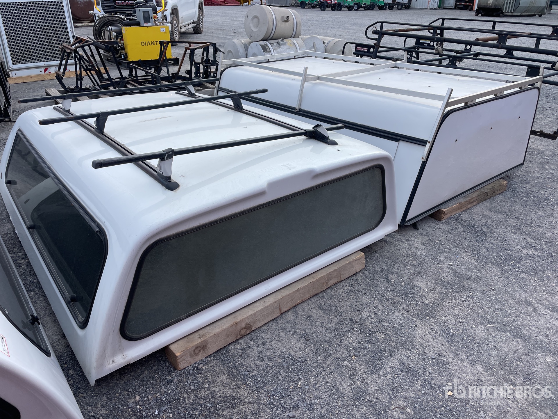 Aspect général with Image, coin avant gauche