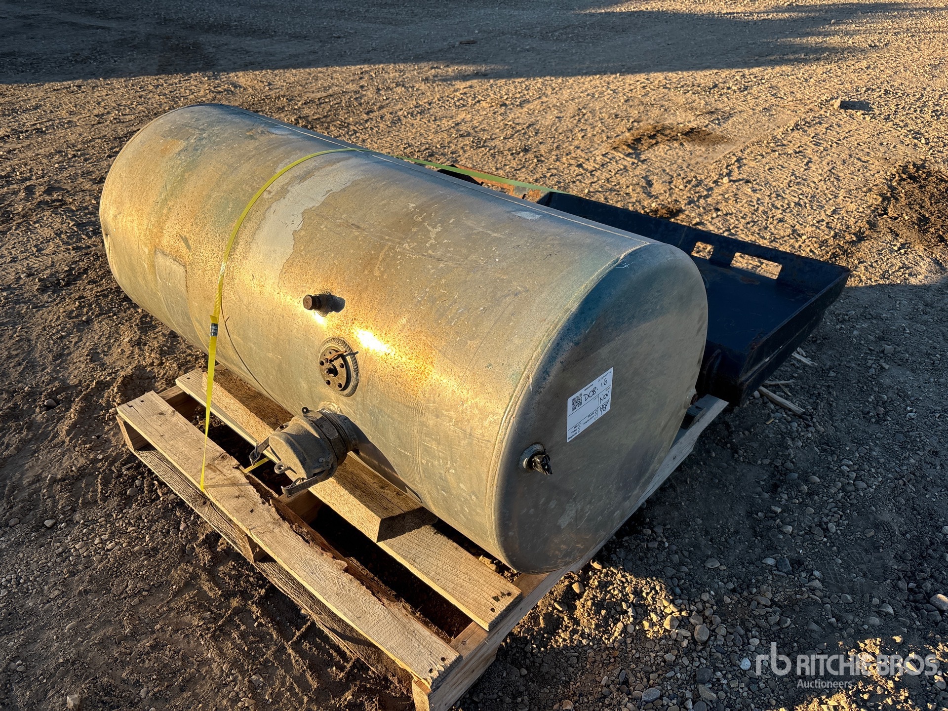 General Appearance with Foto, angolo anteriore sinistro