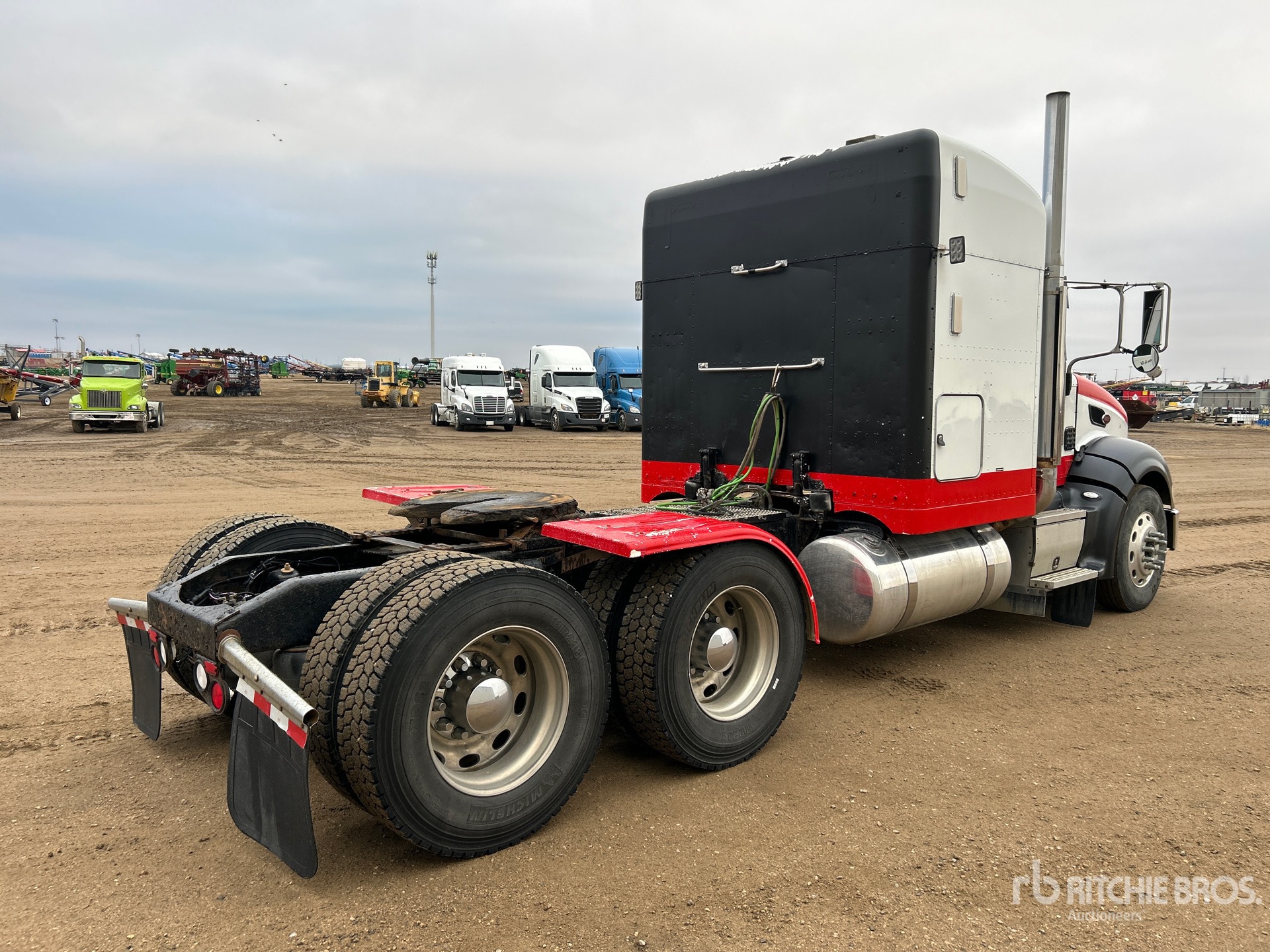 Aspect général with Image, coin arrière droit