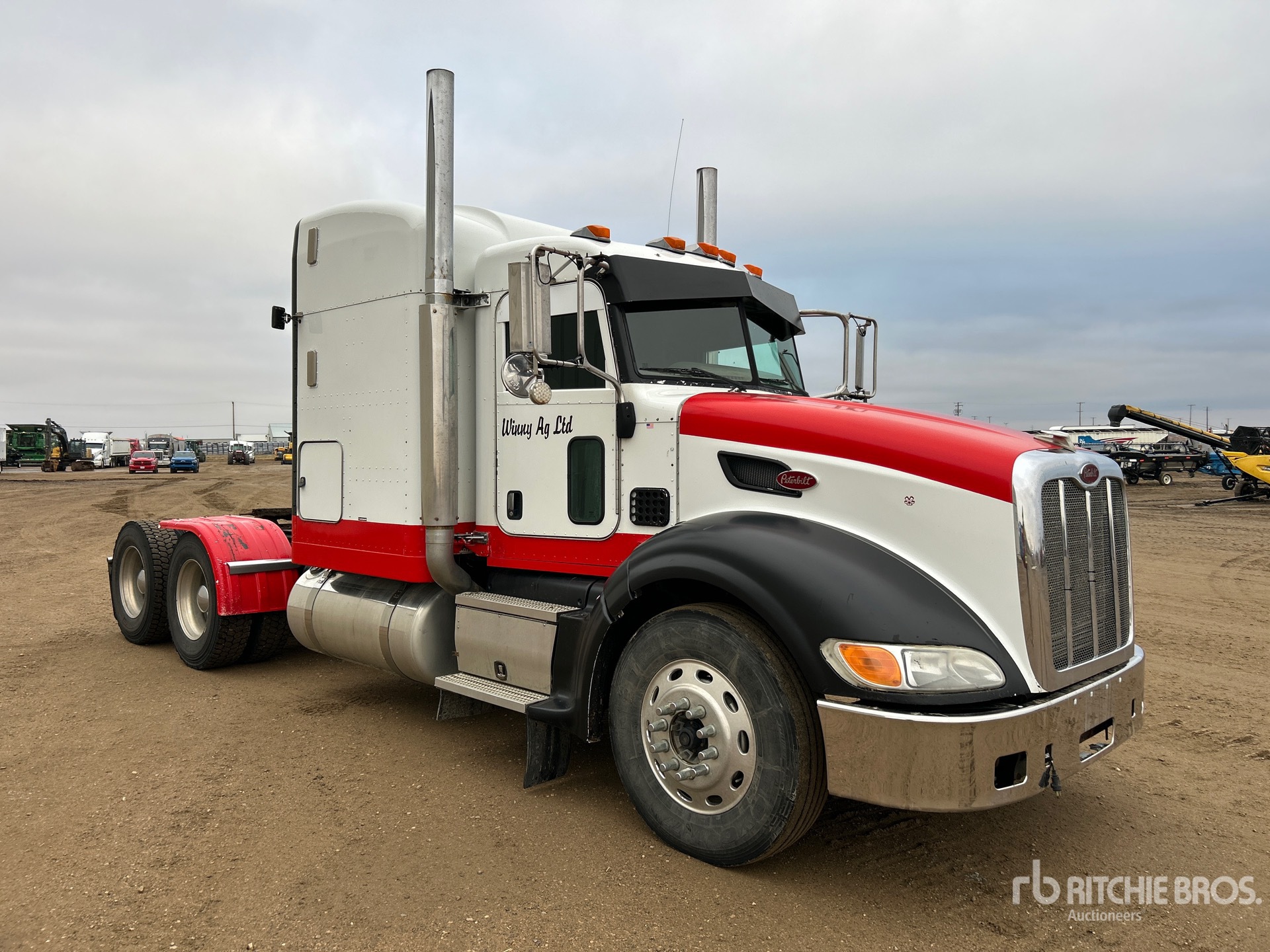 Aspect général with Image, coin avant droit