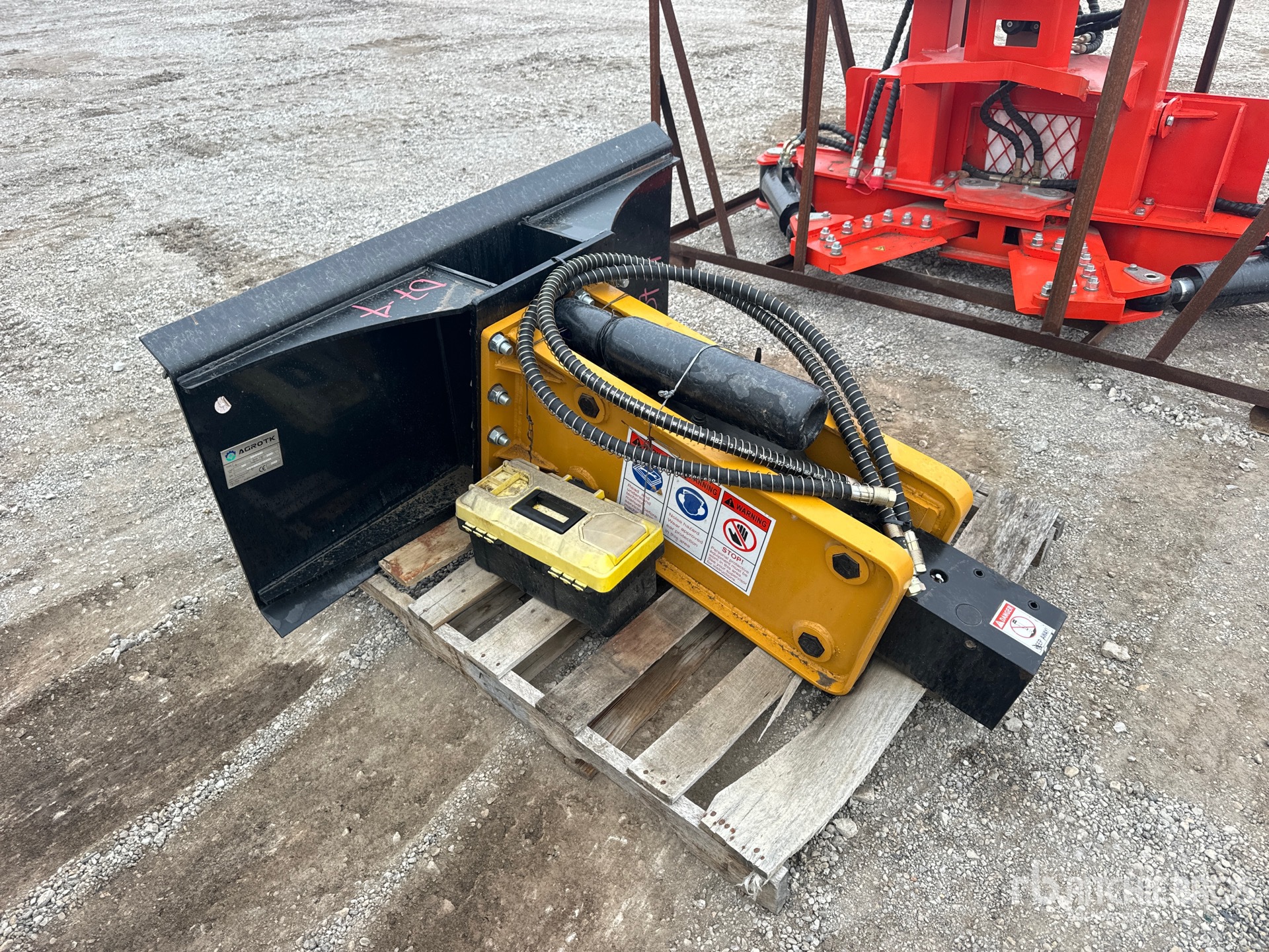 General Appearance with Picture, Right Front Corner