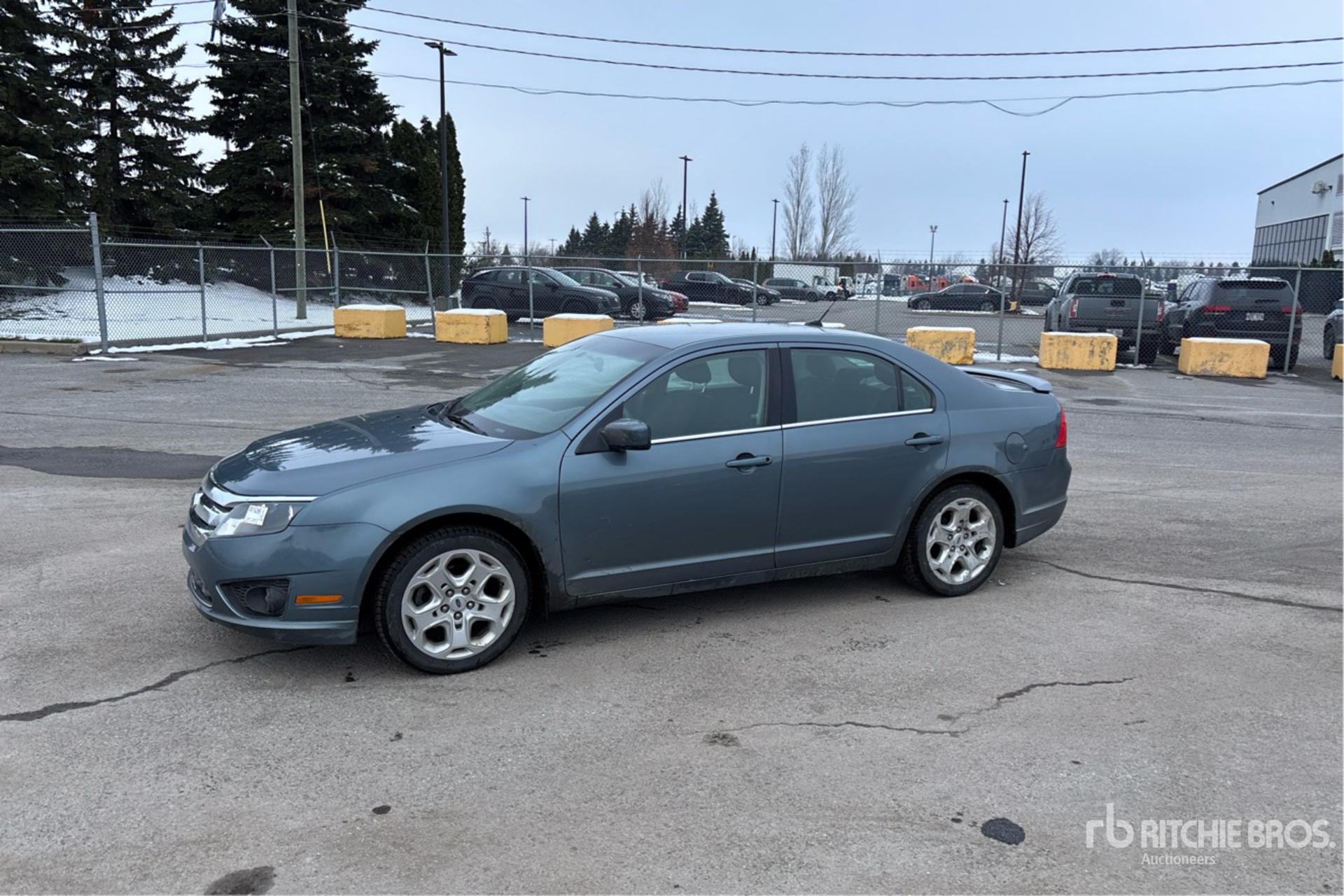 General Appearance with Picture, Left Front Corner