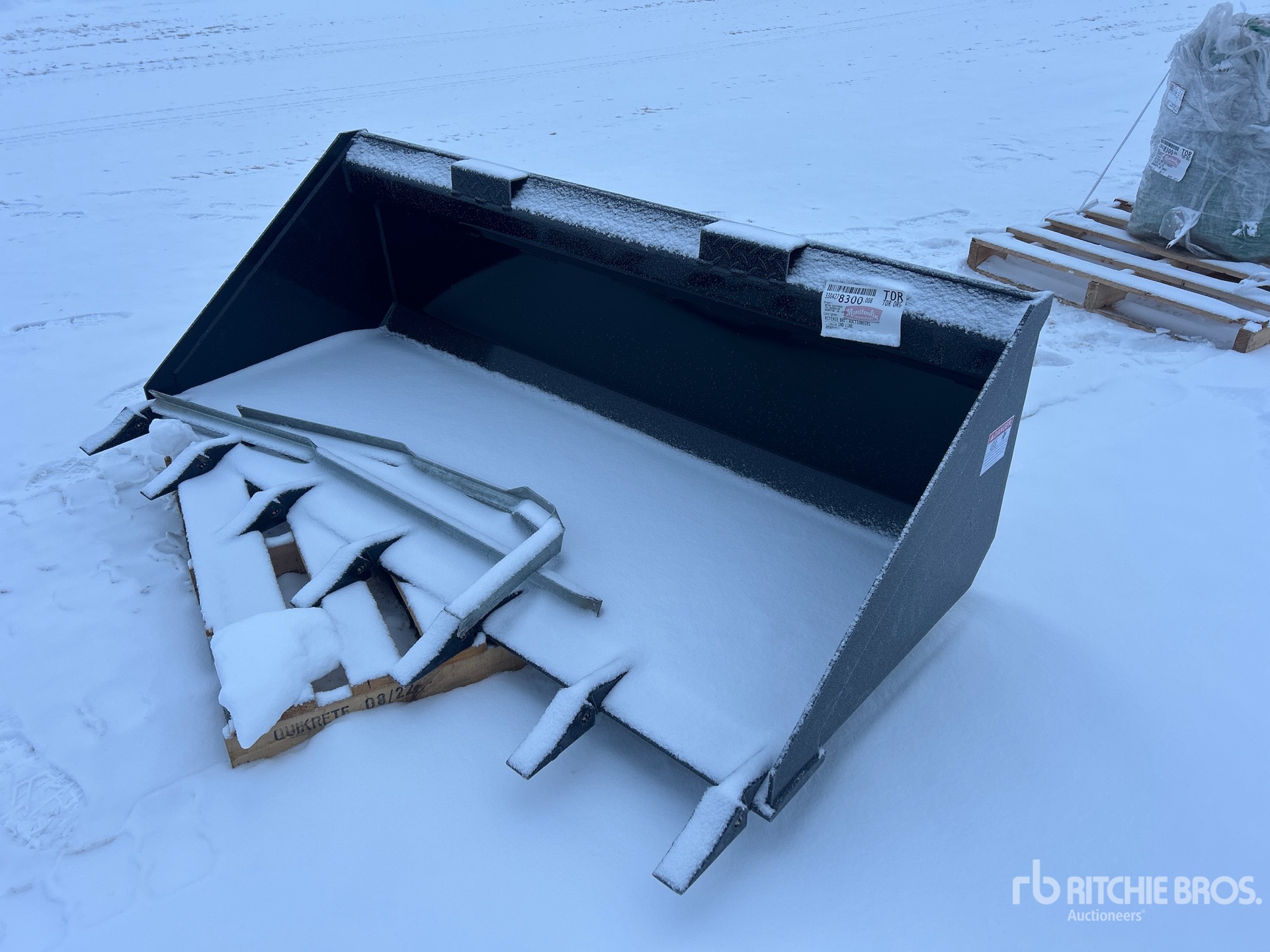 General Appearance with Bild, Ecke vorne links