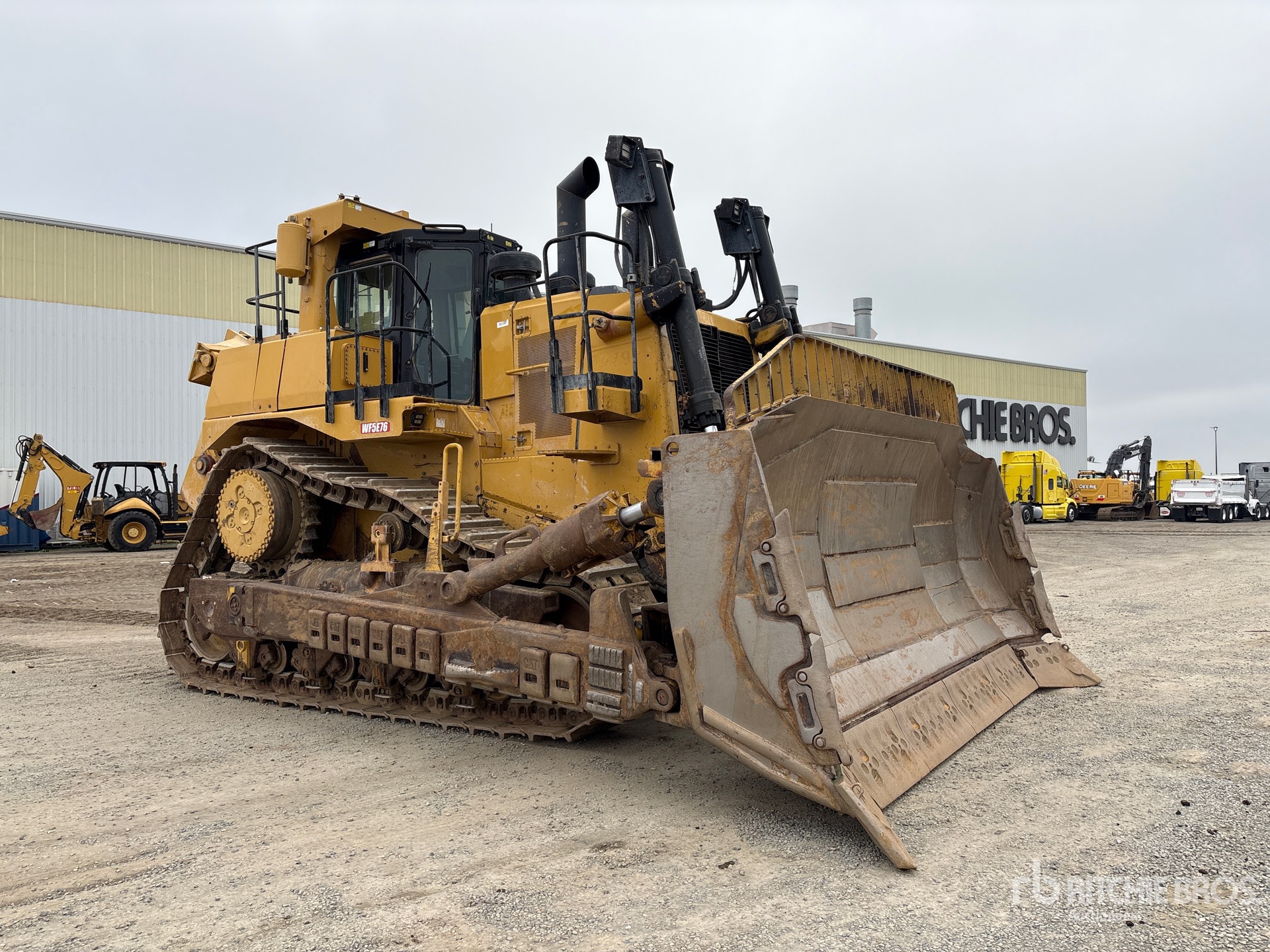 Aspect général with Image, coin avant droit