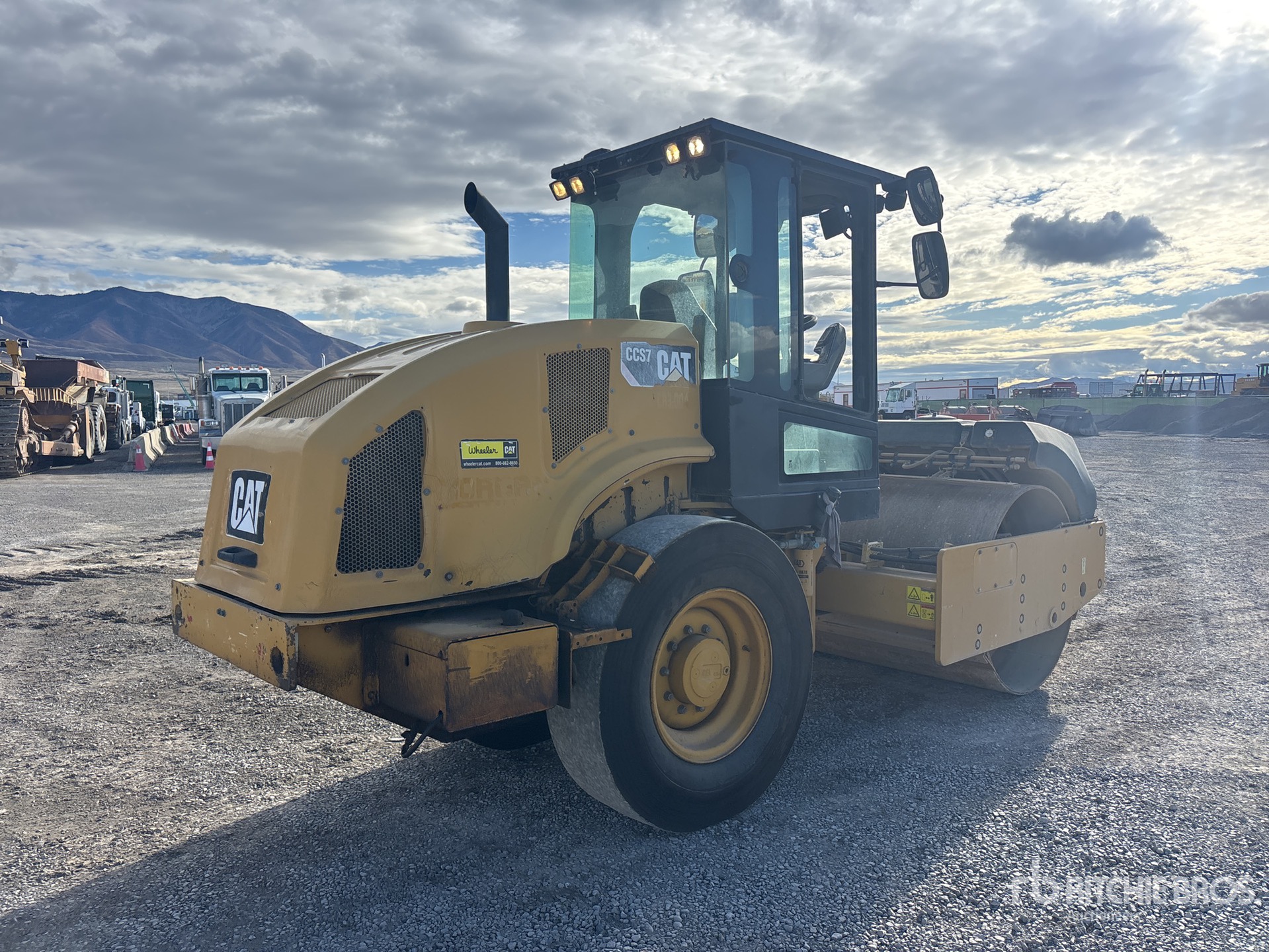 General Appearance with Bild, Ecke hinten rechts