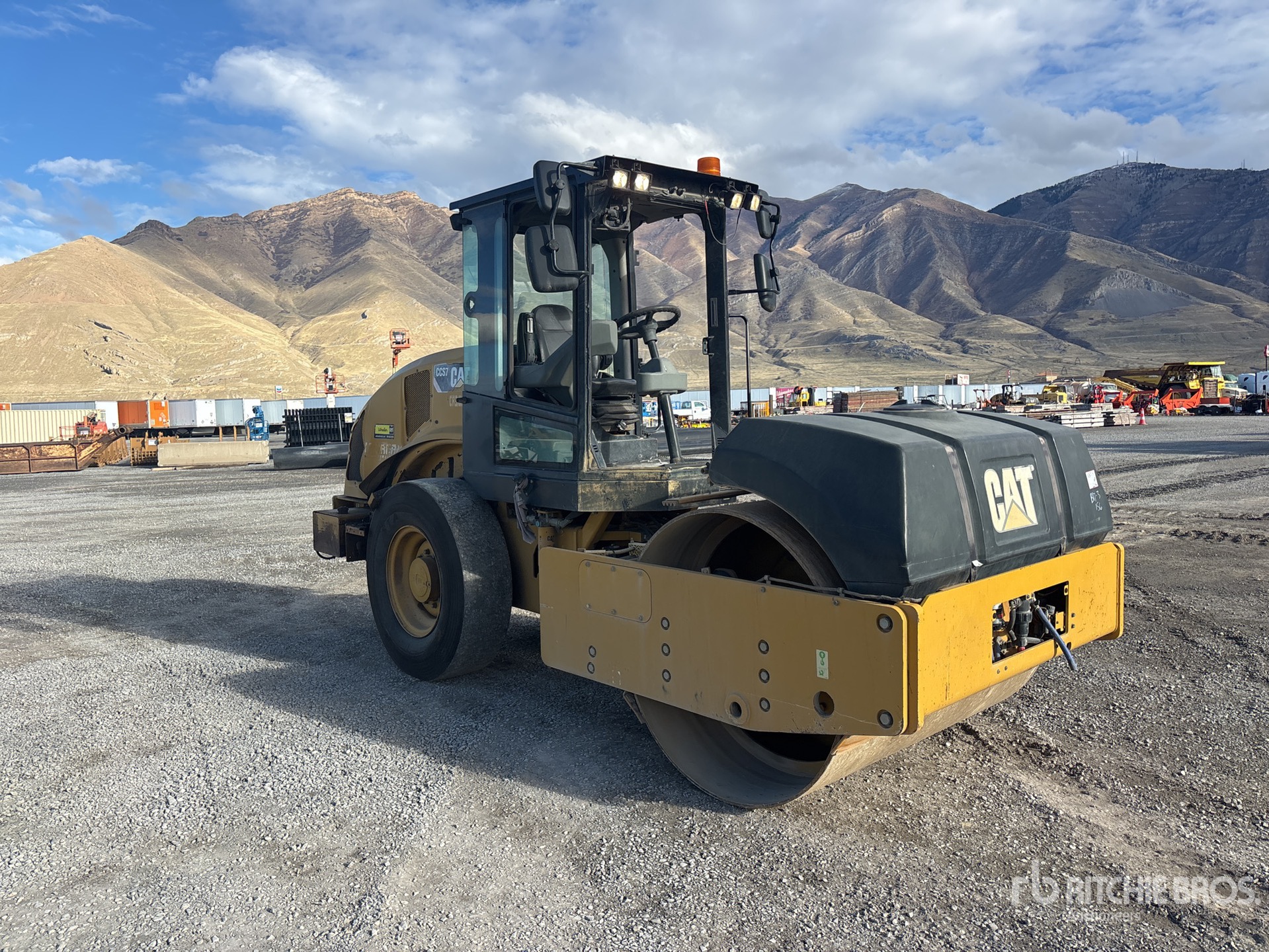 General Appearance with Bild, Ecke vorne rechts