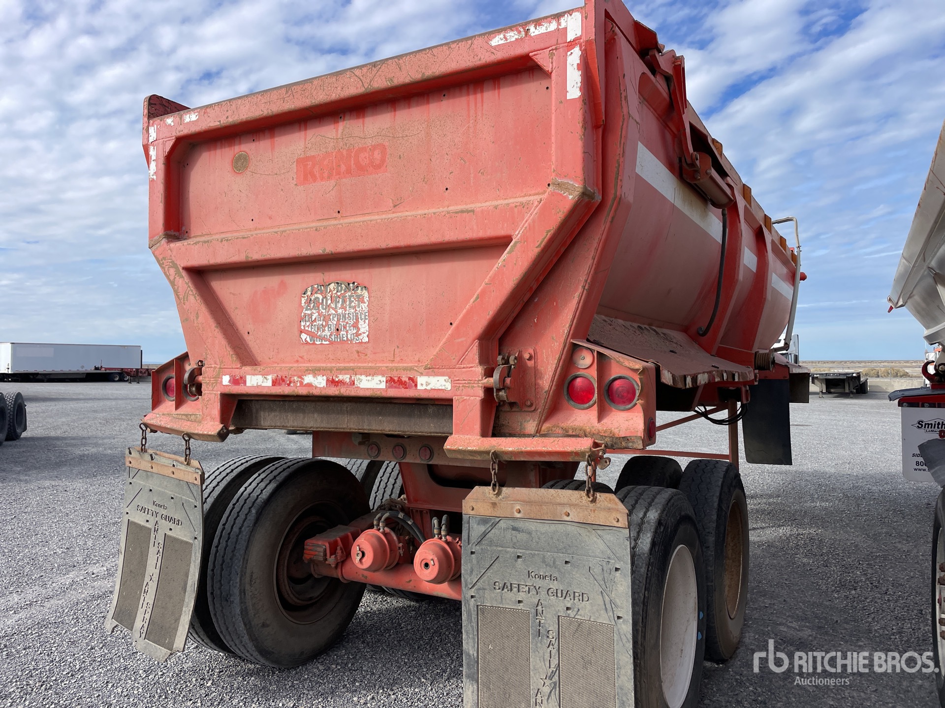 Aspect général with Image, coin arrière droit