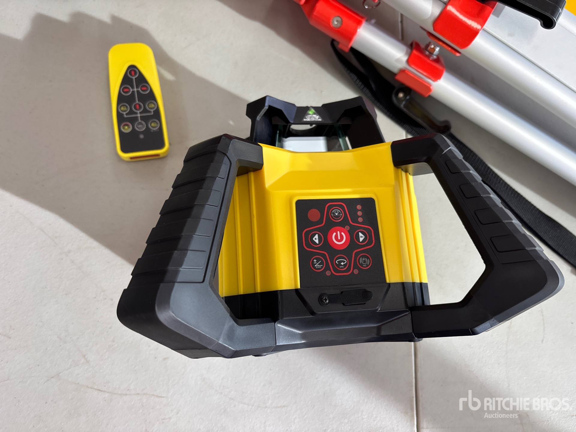 General Appearance with Image, coin avant gauche