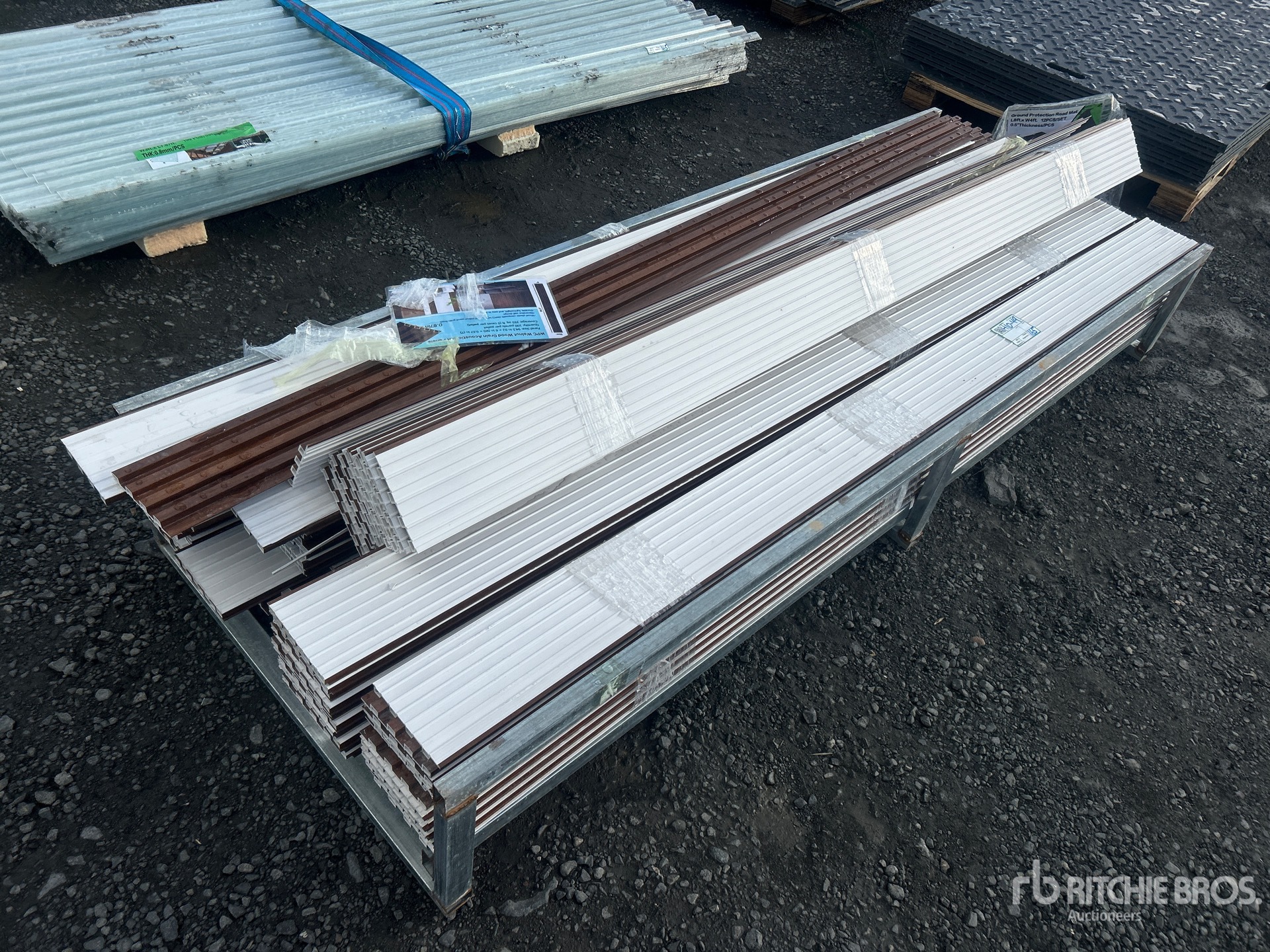 General Appearance with Bild, Ecke hinten links