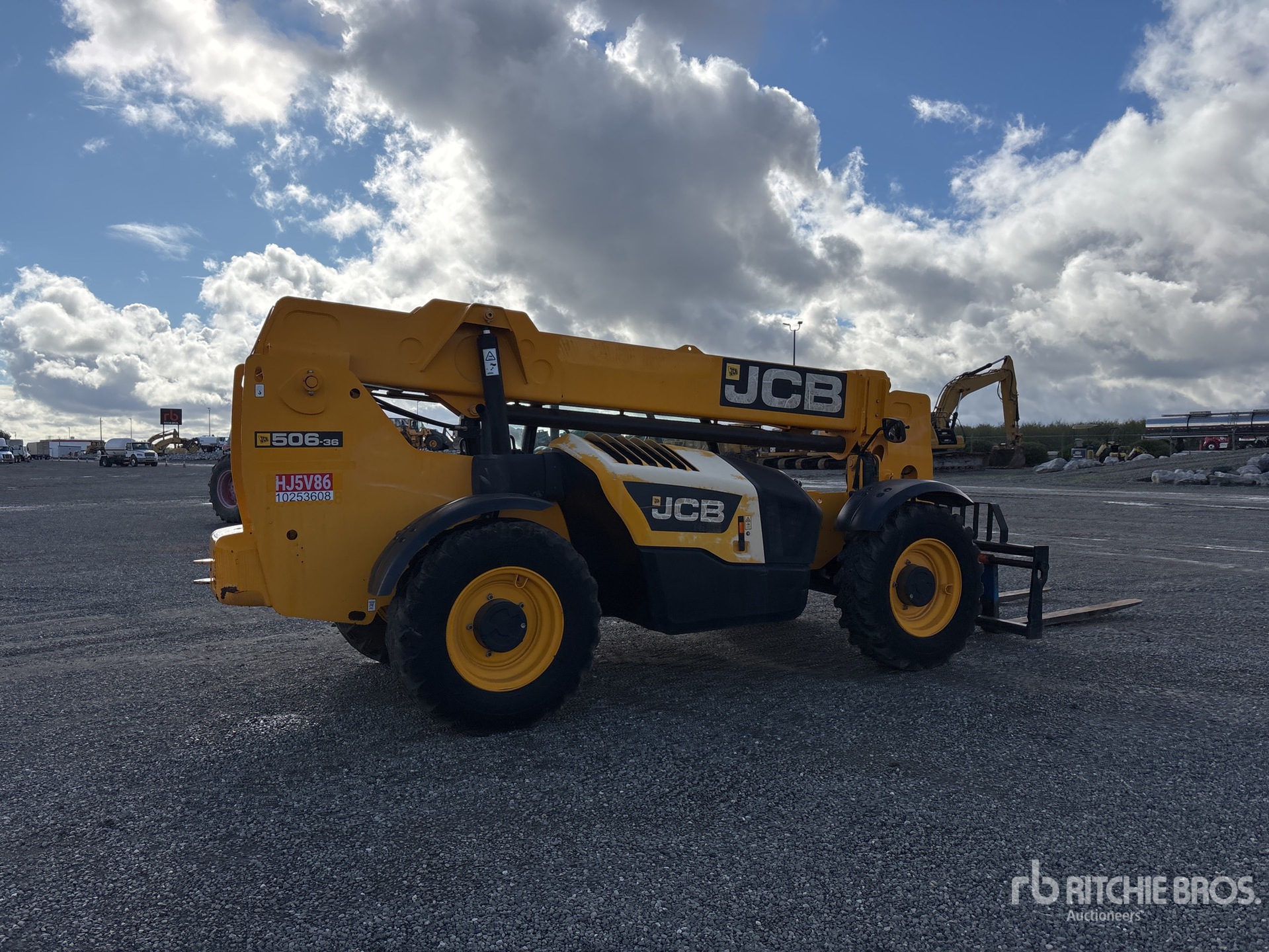 General Appearance with Picture, Right Rear Corner