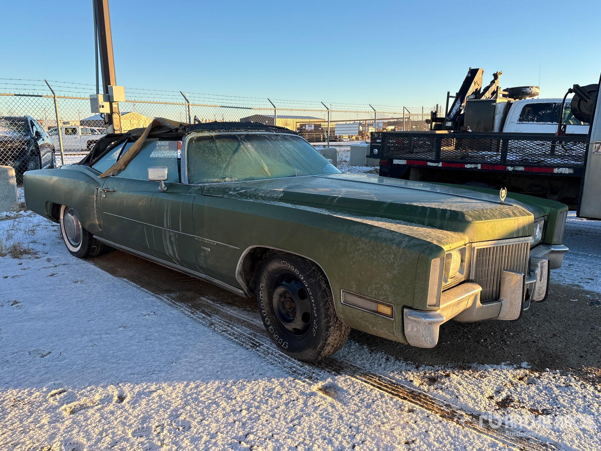 General Appearance with Picture, Right Front Corner