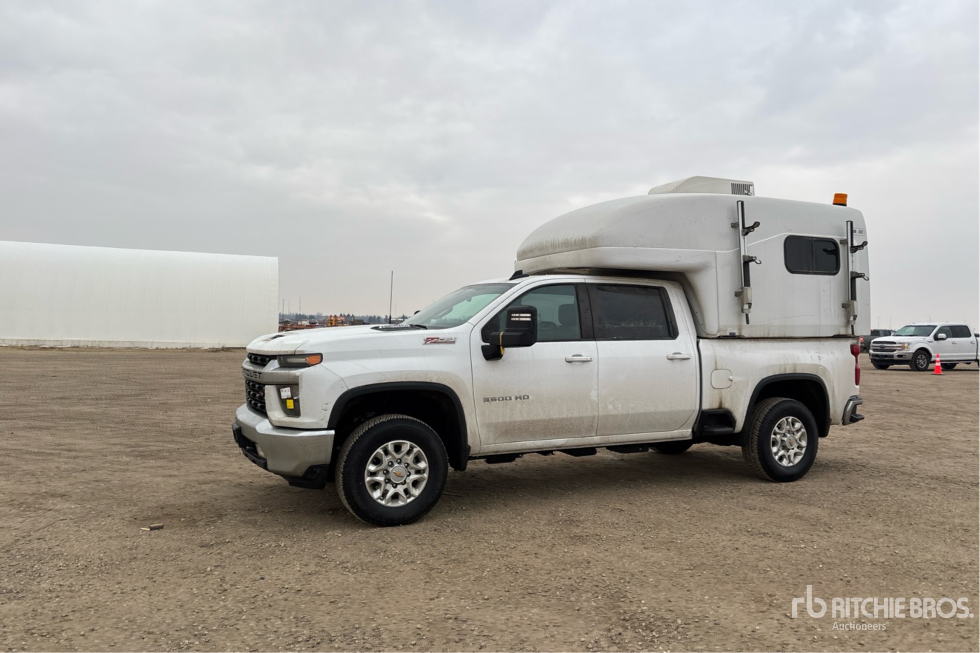 General Appearance with Picture, Left Front Corner