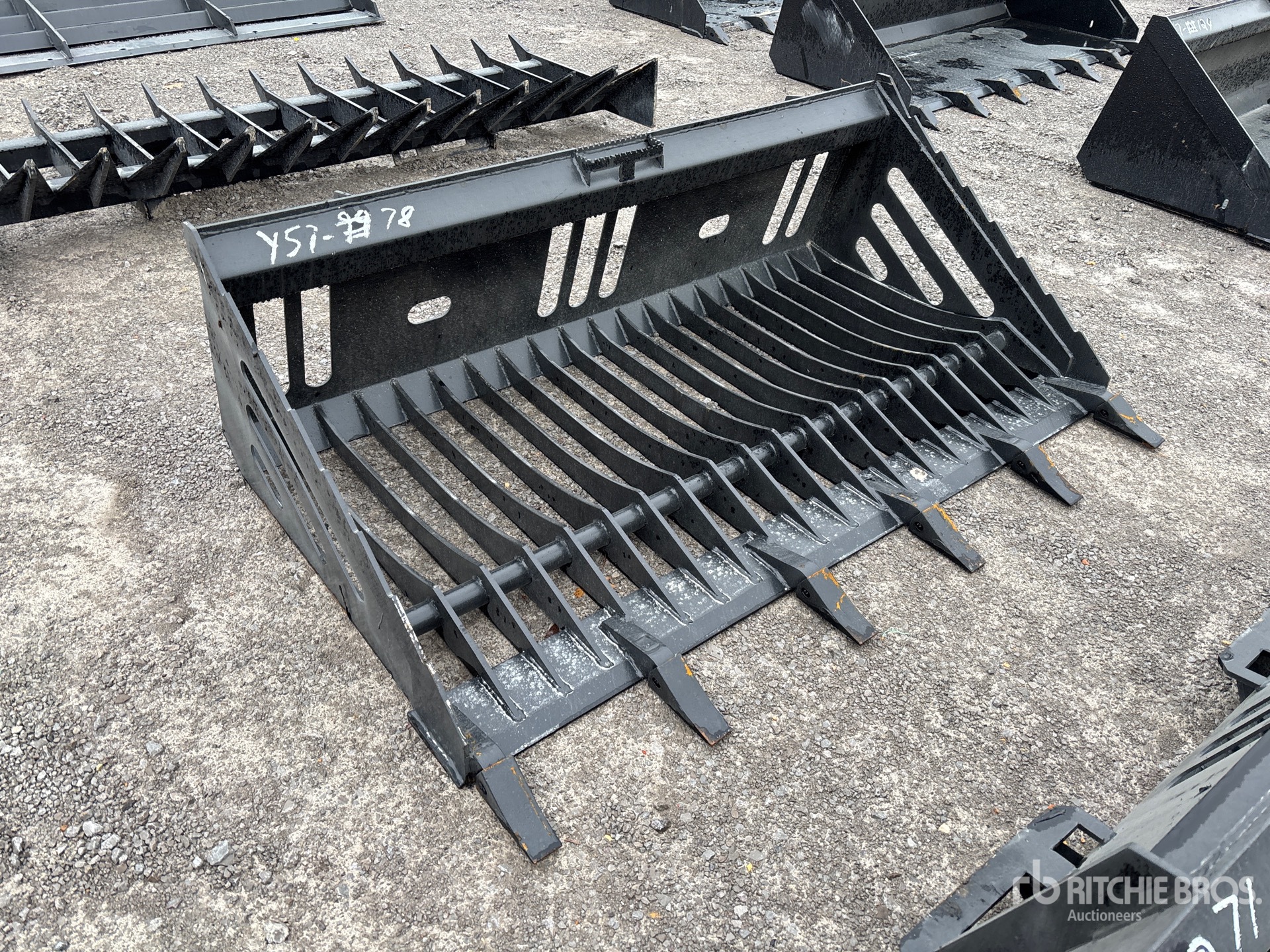 Aspect général with Image, coin avant droit