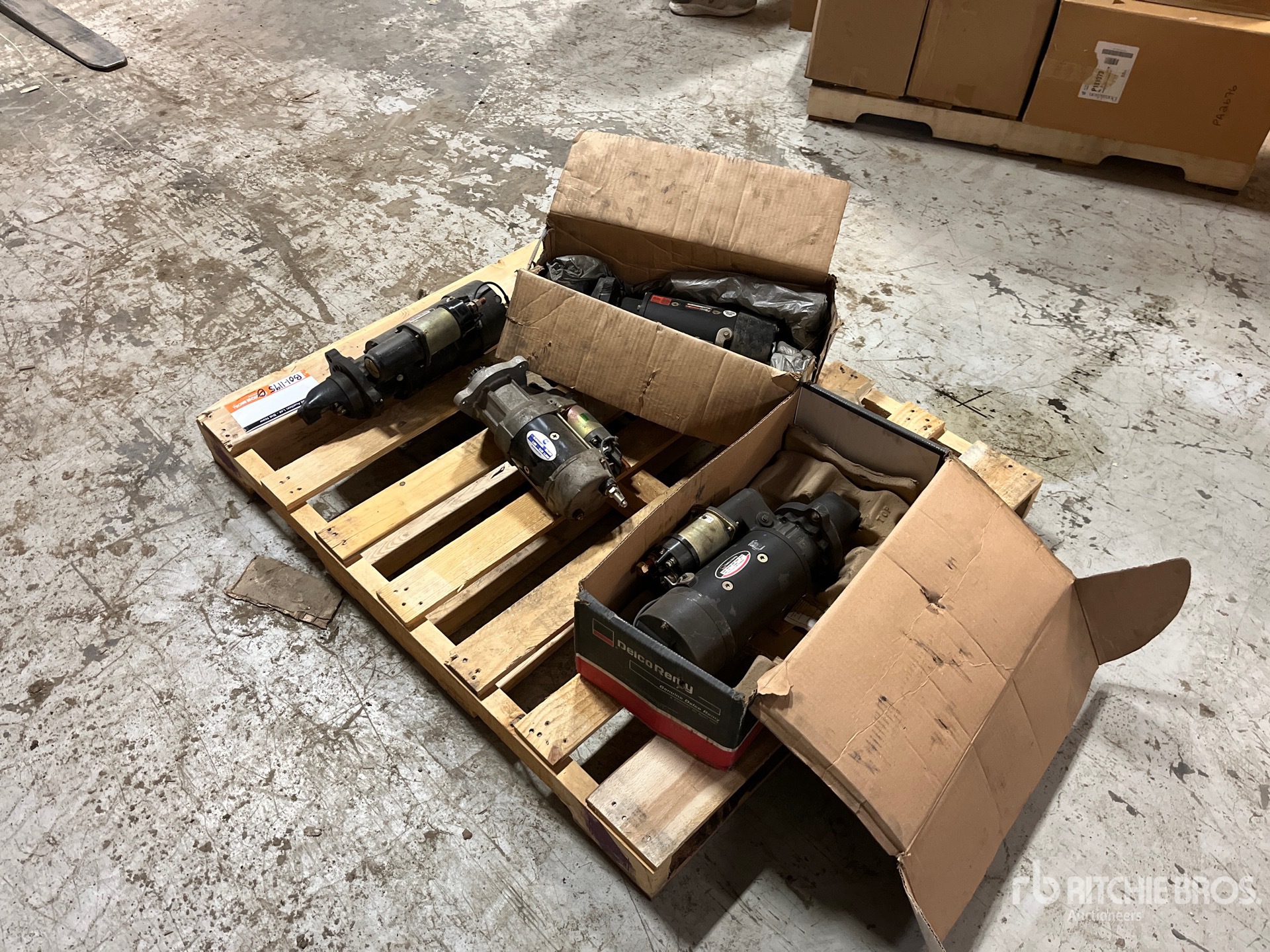 General Appearance with Foto, angolo posteriore sinistro