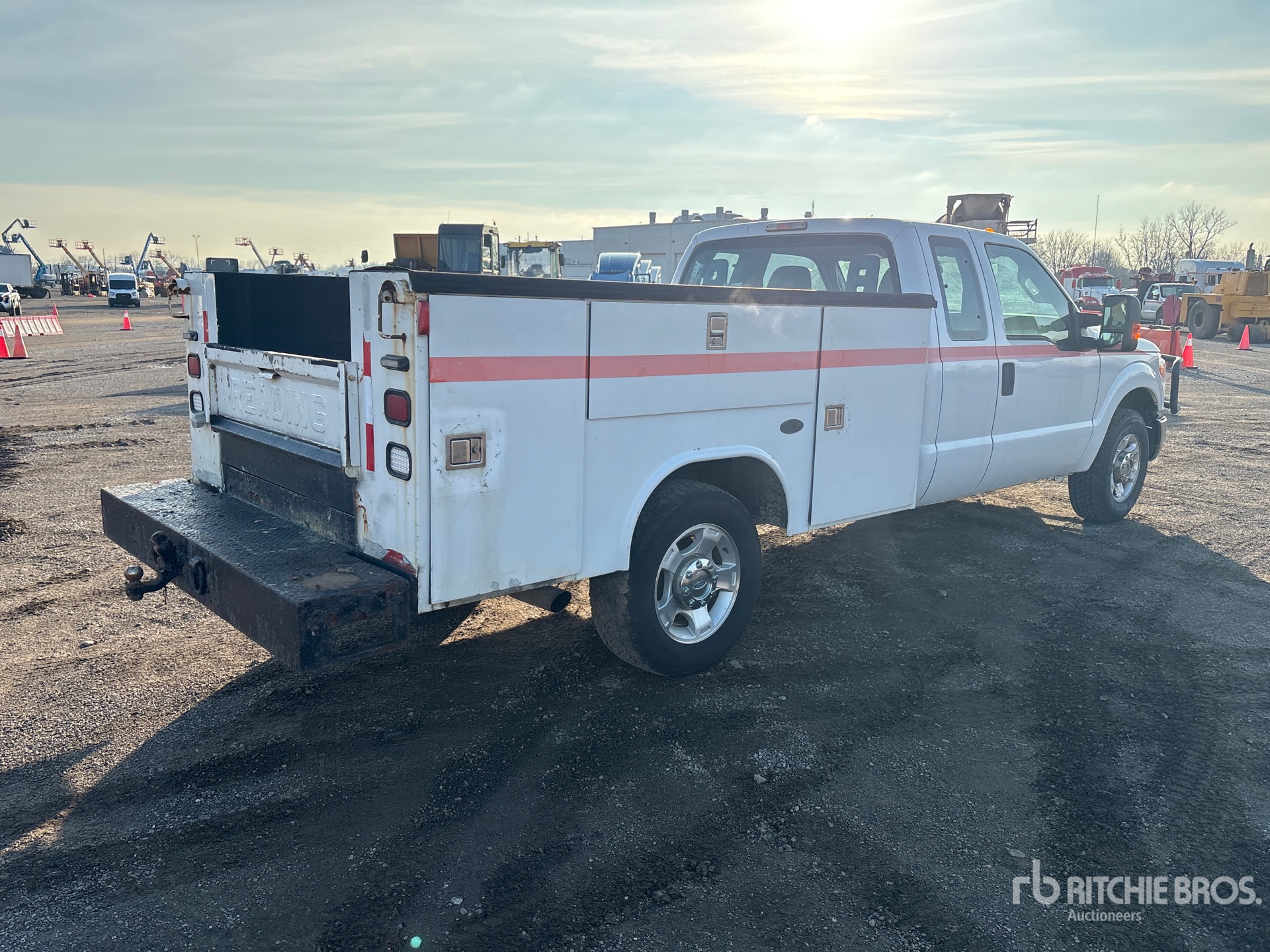 General Appearance with Foto, angolo anteriore sinistro