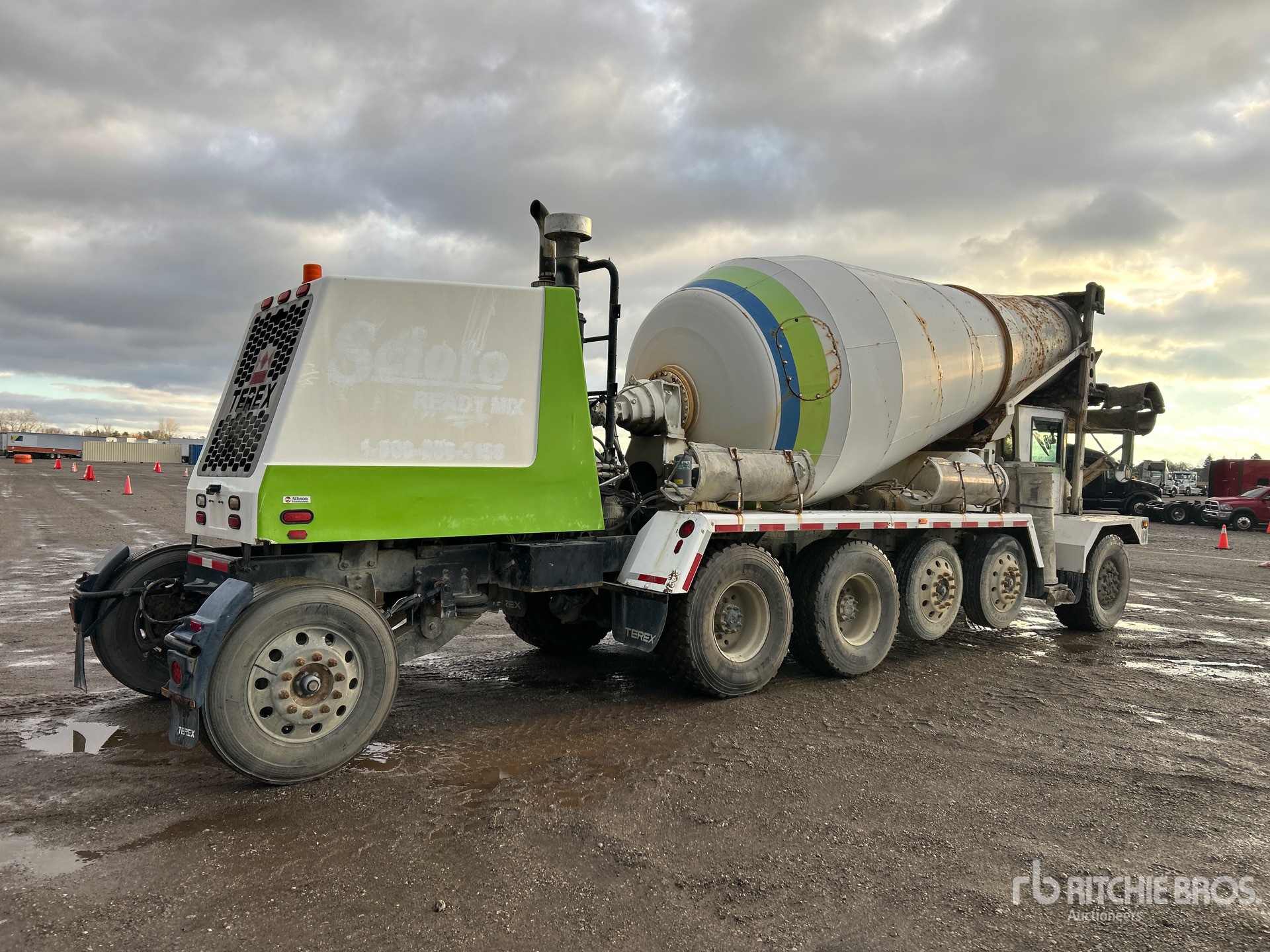 Aspect général with Image, coin arrière droit