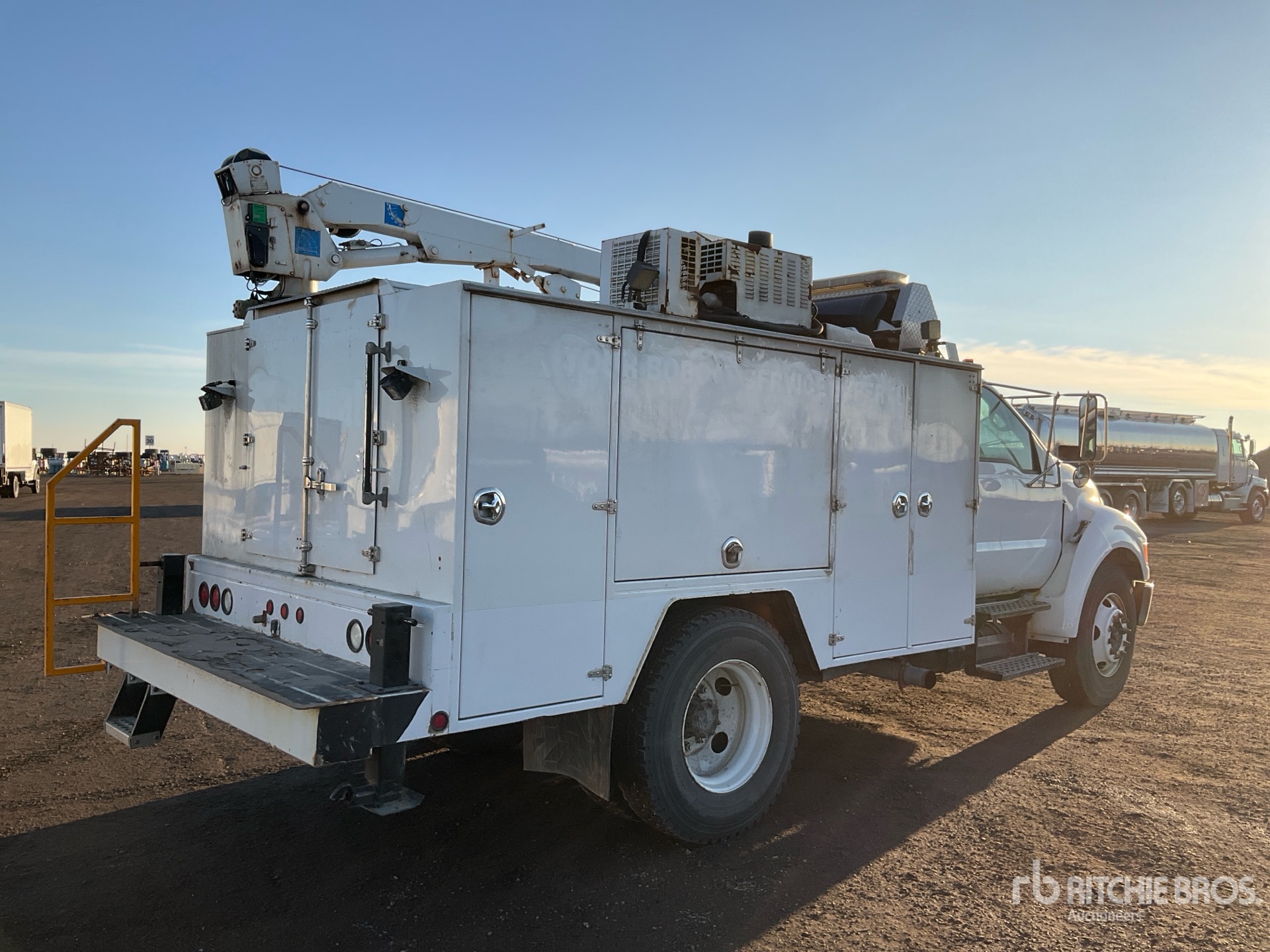 General Appearance with Picture, Right Rear Corner